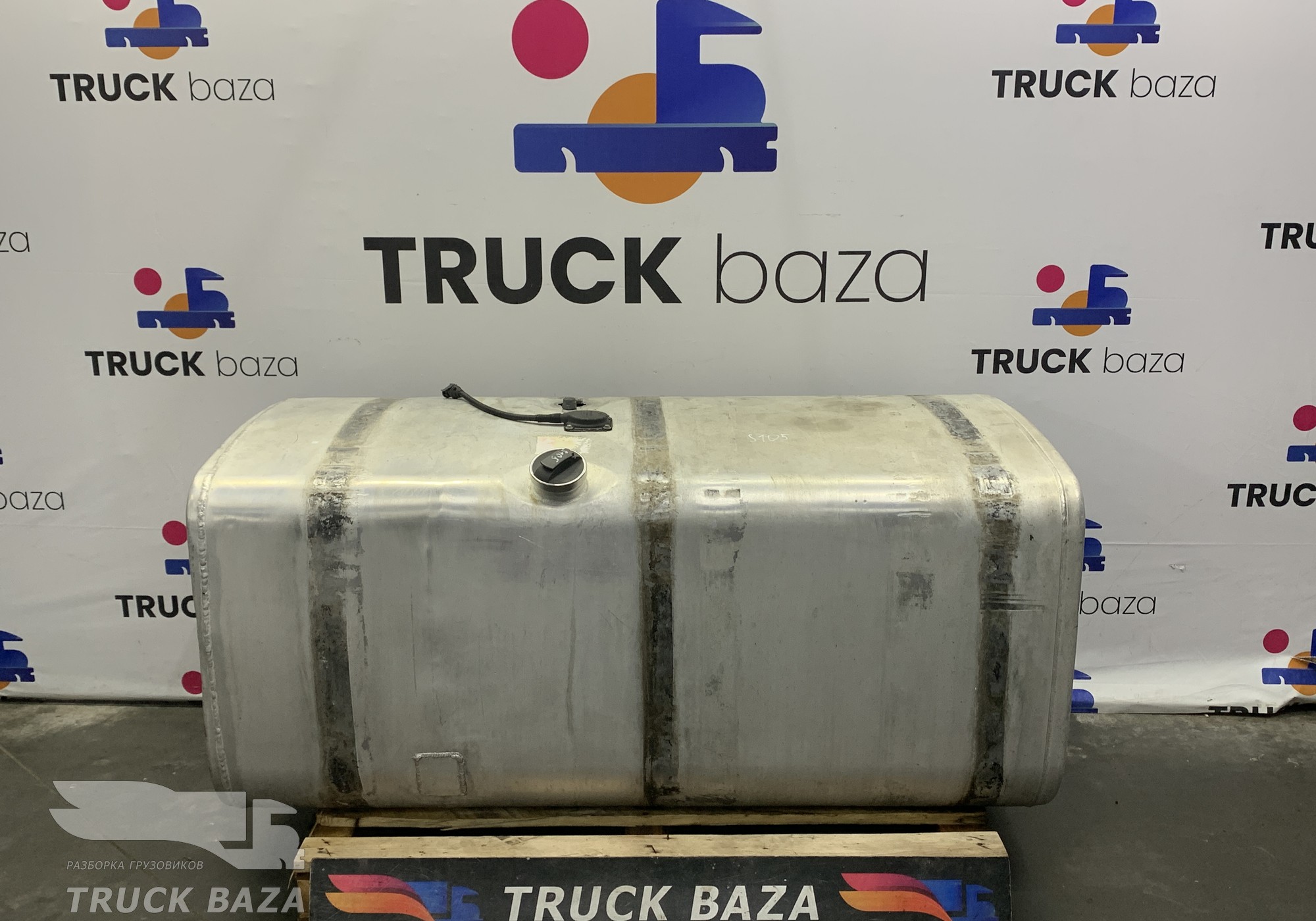 1517308 Бак топливный 600L