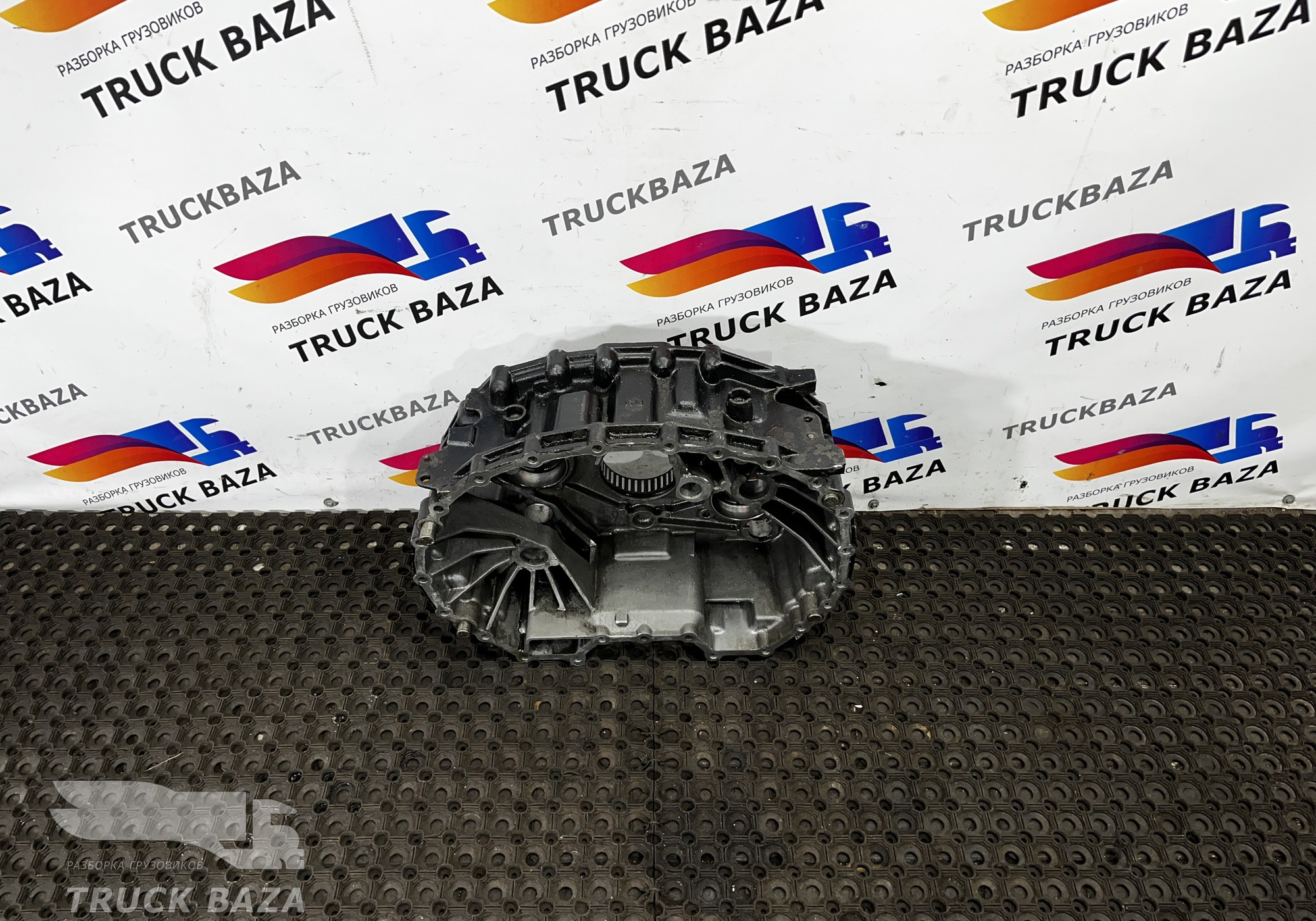 1327301050 Корпус КПП ZF средняя часть для Man TGS I (с 2007)