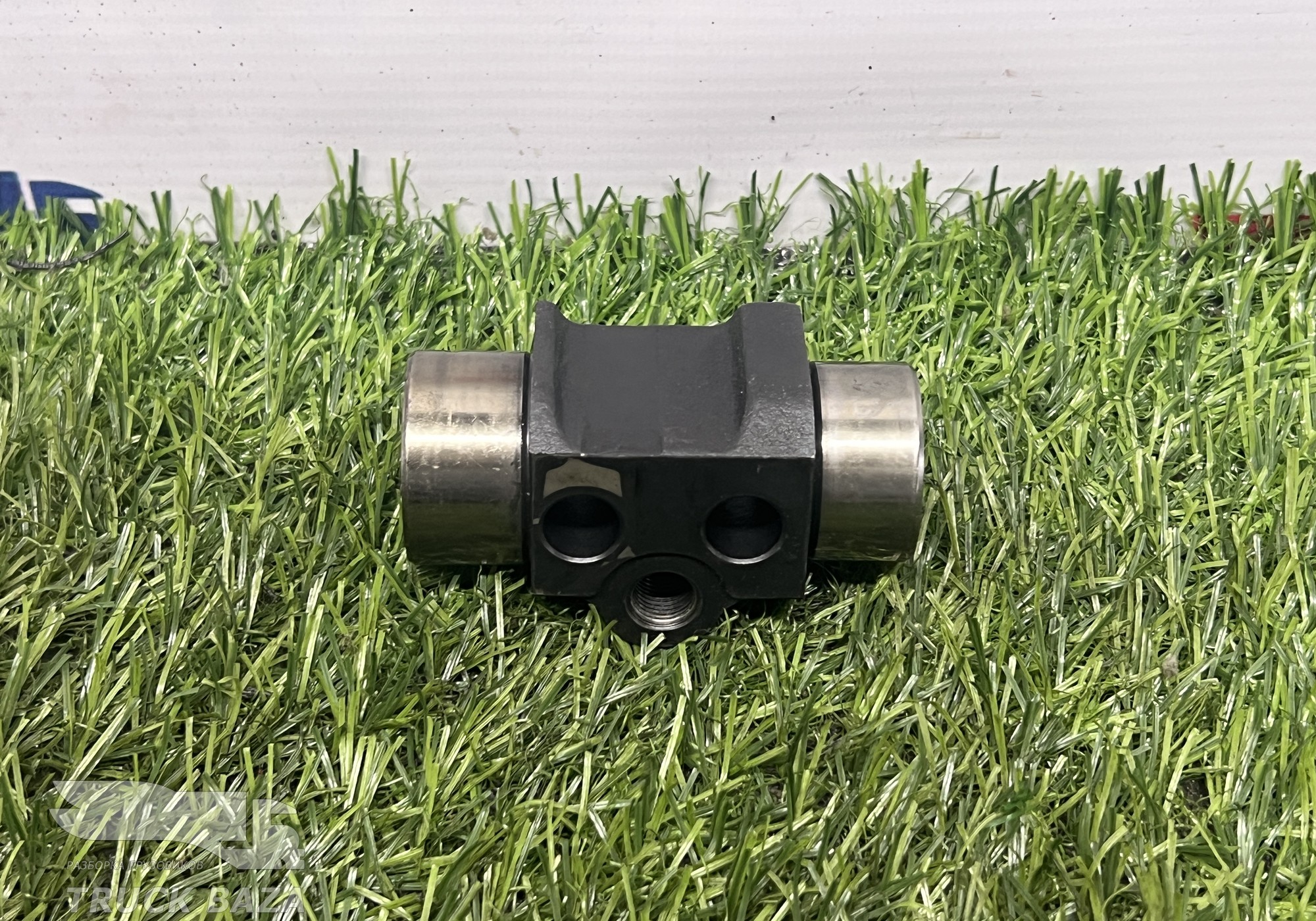 1000570248 Ось коромысла для Shacman X3000 (с 2014)