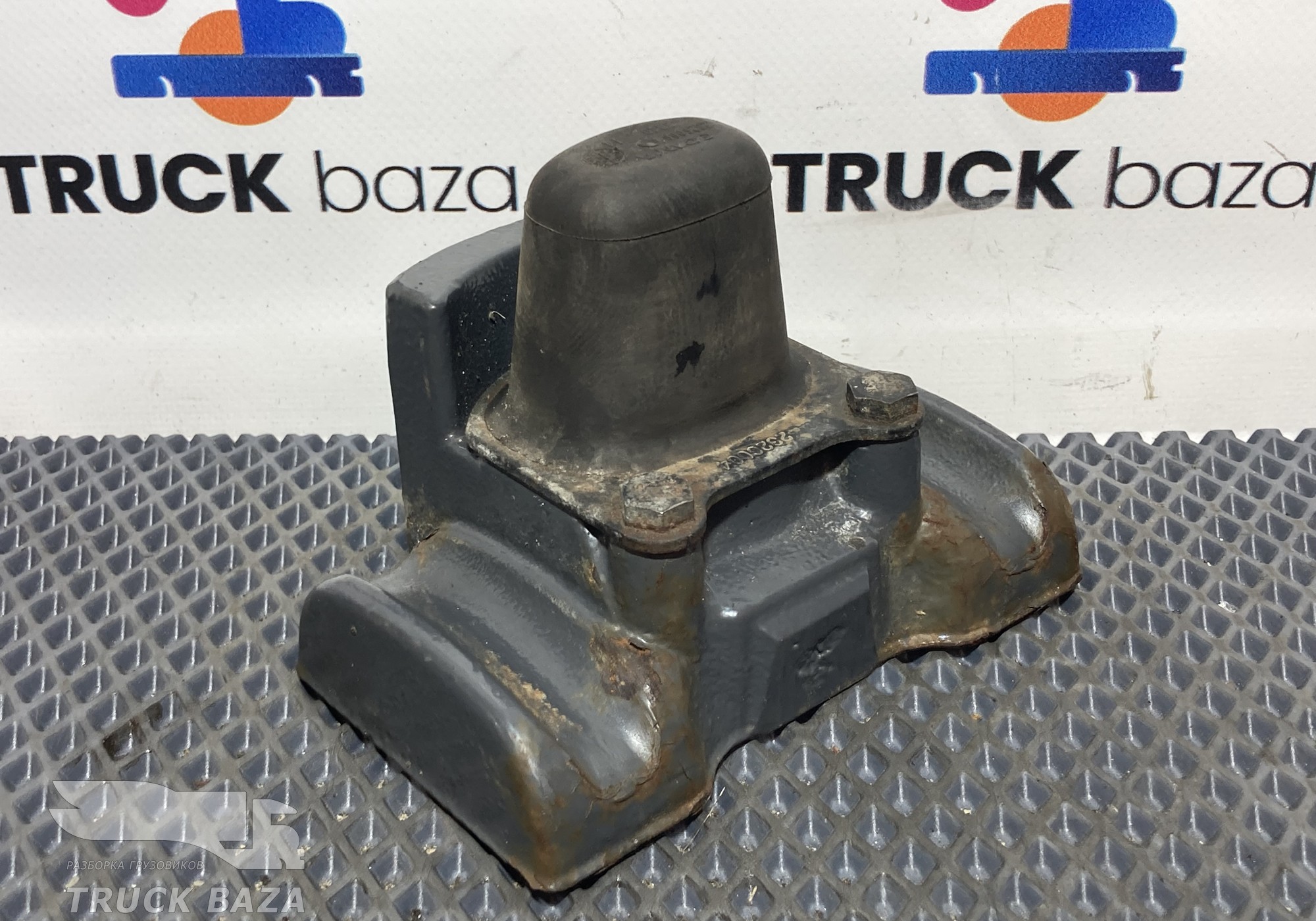 2326006 Проставка передней рессоры