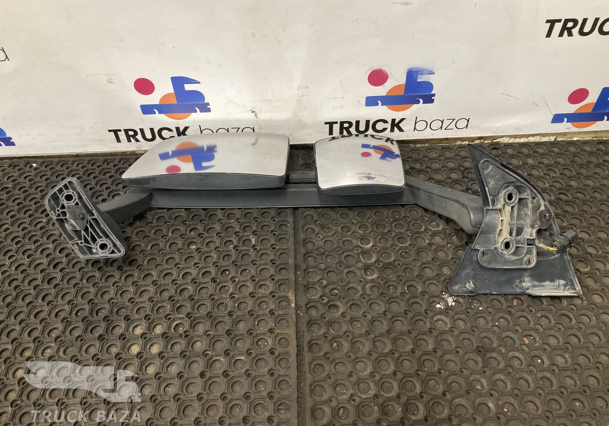 82943356 Зеркало заднего вида боковое правое для Volvo FH 4 (с 2012)