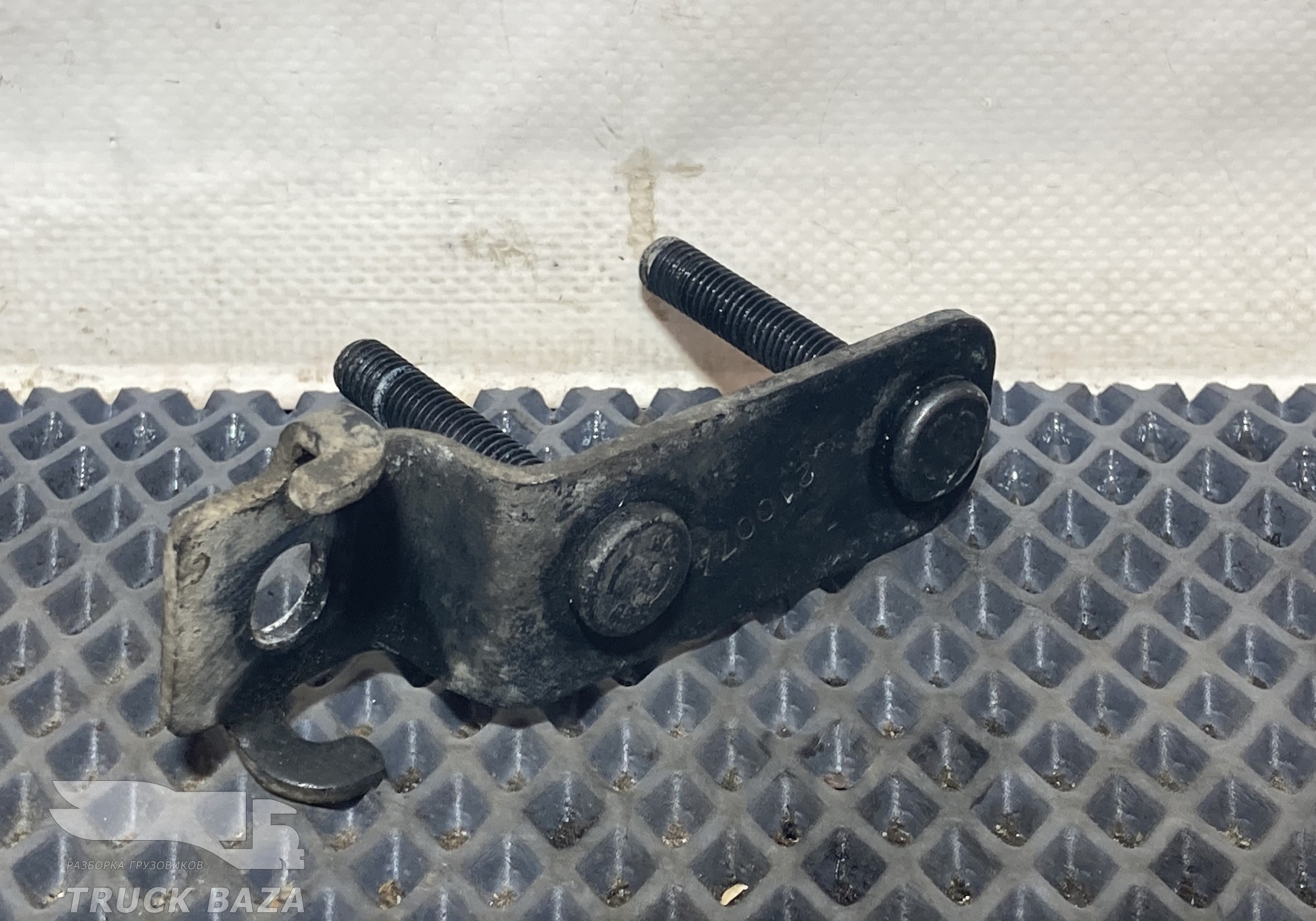 2100744 Кронштейн клапана регулировки уровня пола