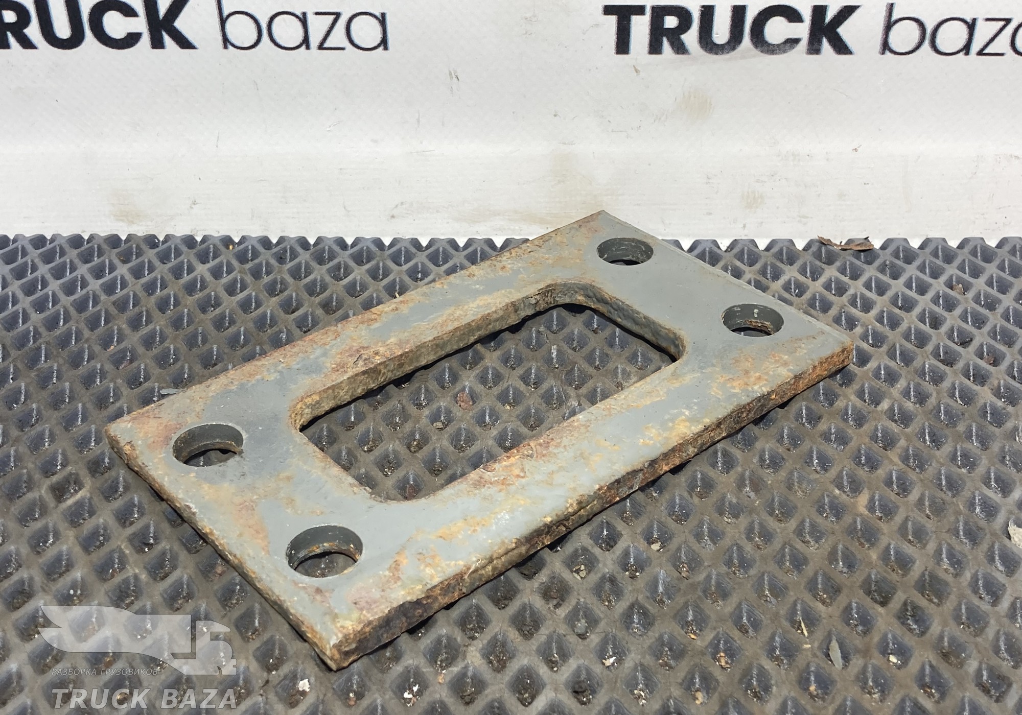 Проставка топливного бака для Sinotruk Sitrak C7H