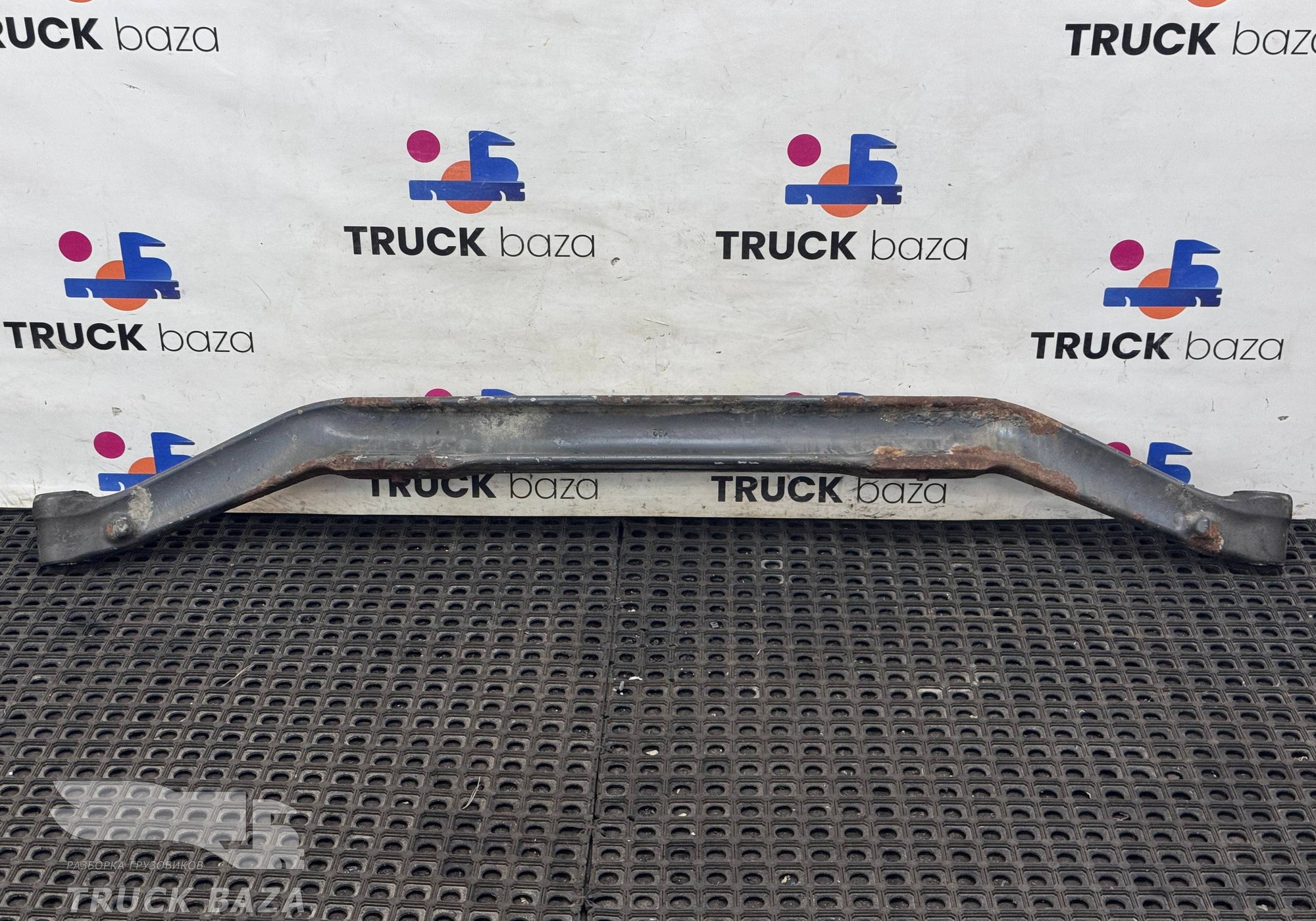 1394399 Балка передняя