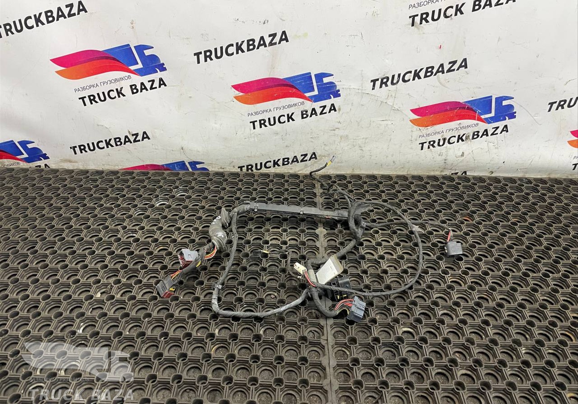 1938874 Проводка двери левой для Daf XF106 (с 2012)