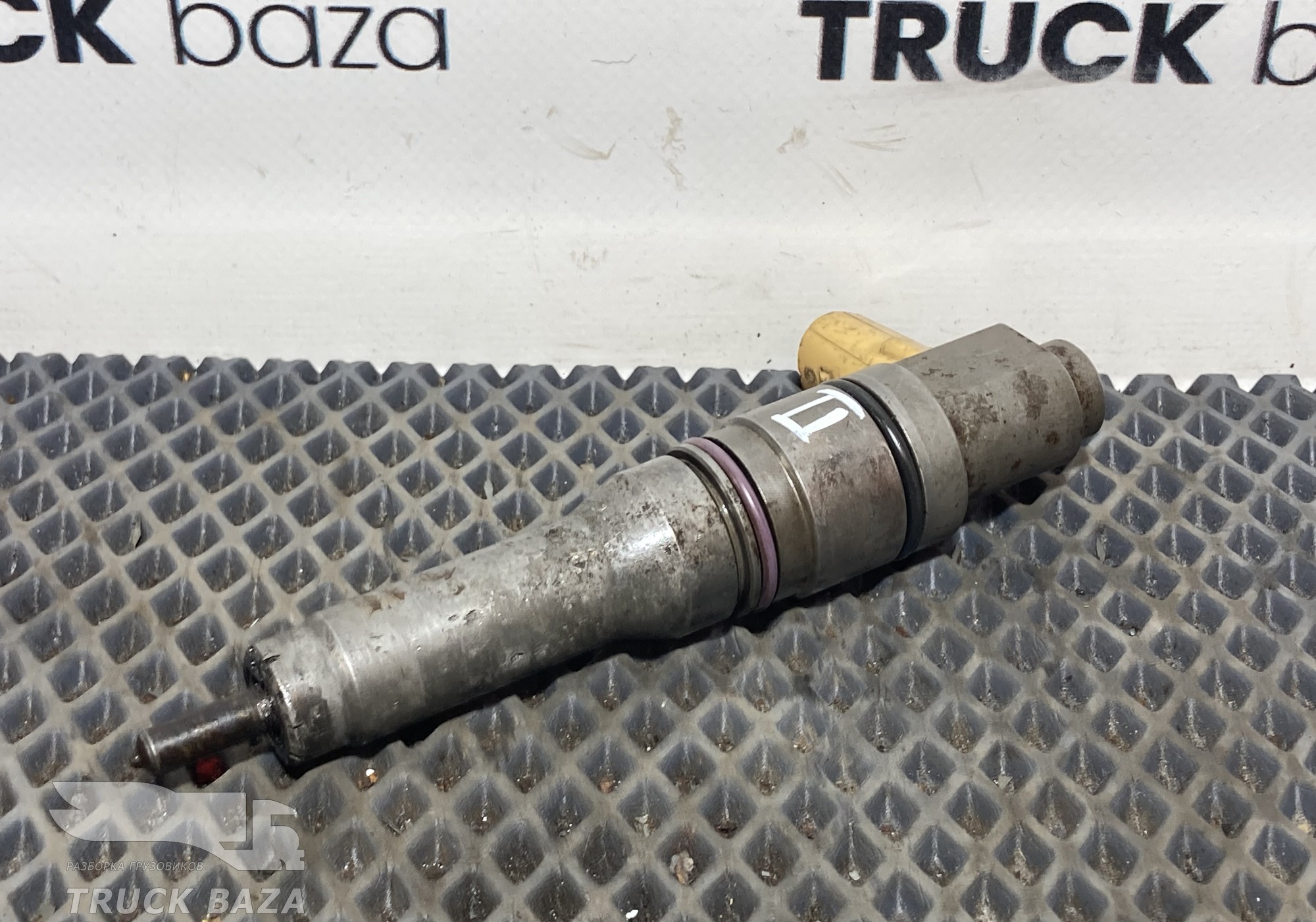 1846419 Форсунка топливная