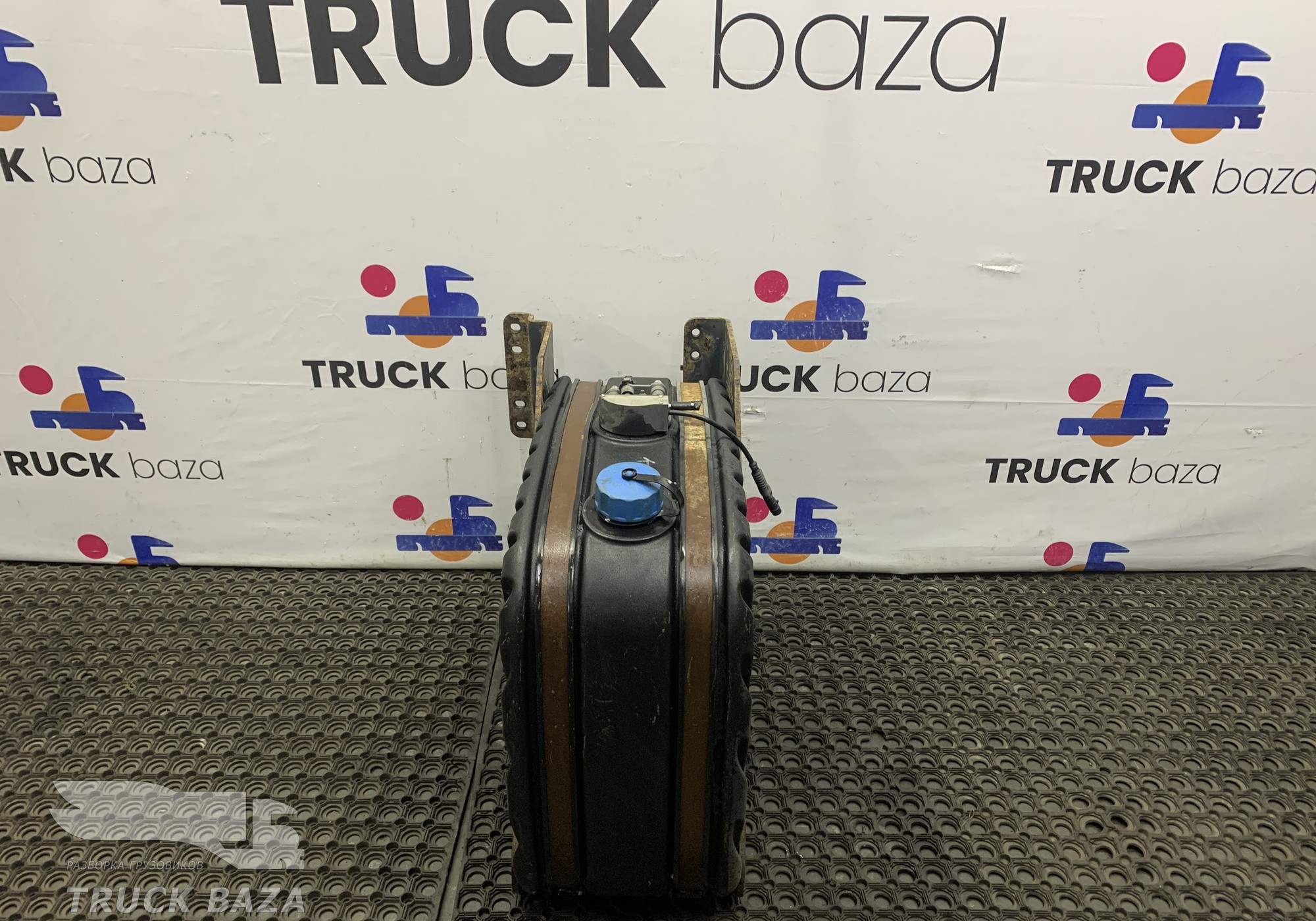 5490120805710 Бак AdBlue в сборе для КАМАЗ 5490 (с 2013)