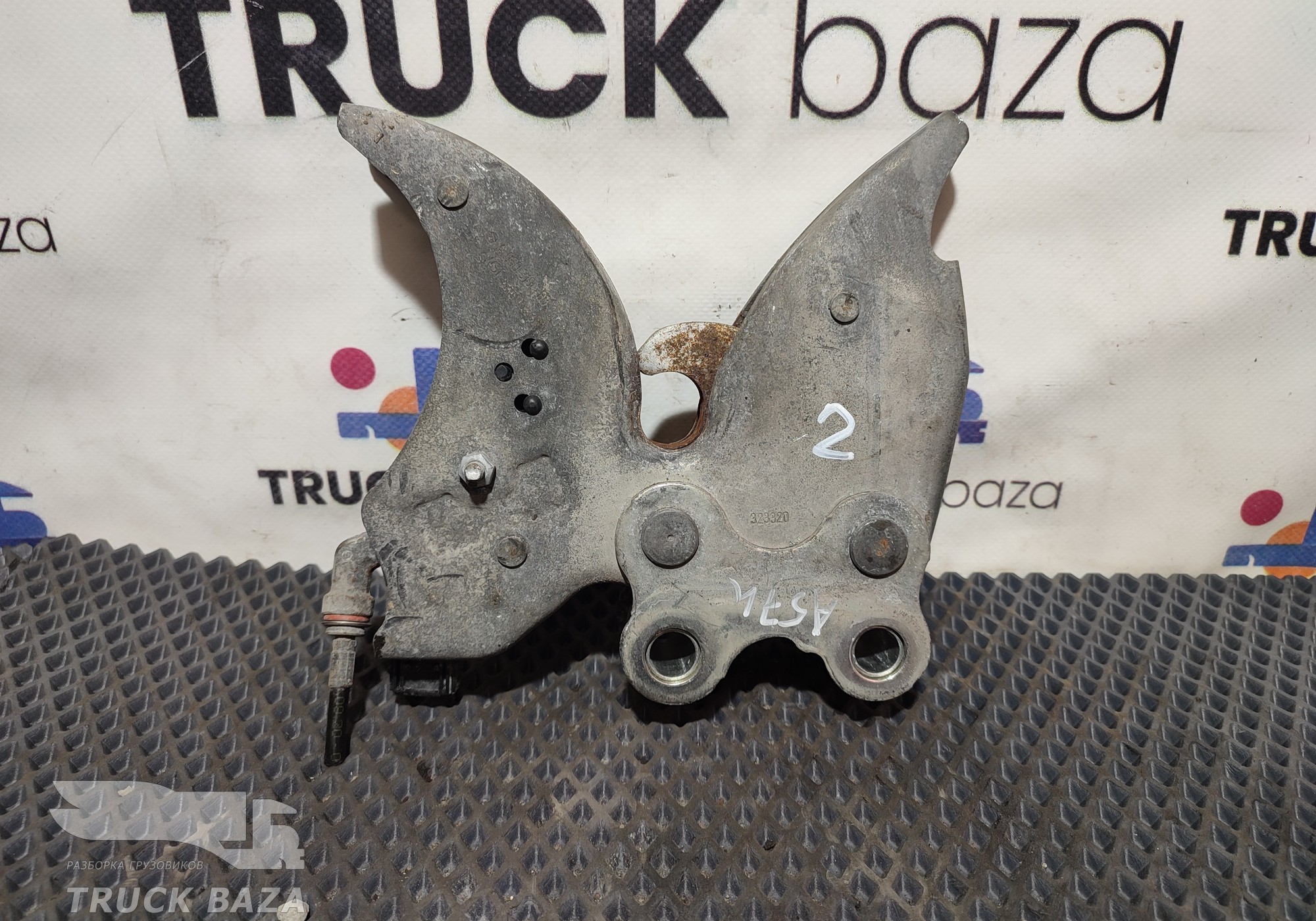 Замок кабины для Mercedes-Benz Actros New Actros MP4 (с 2011)