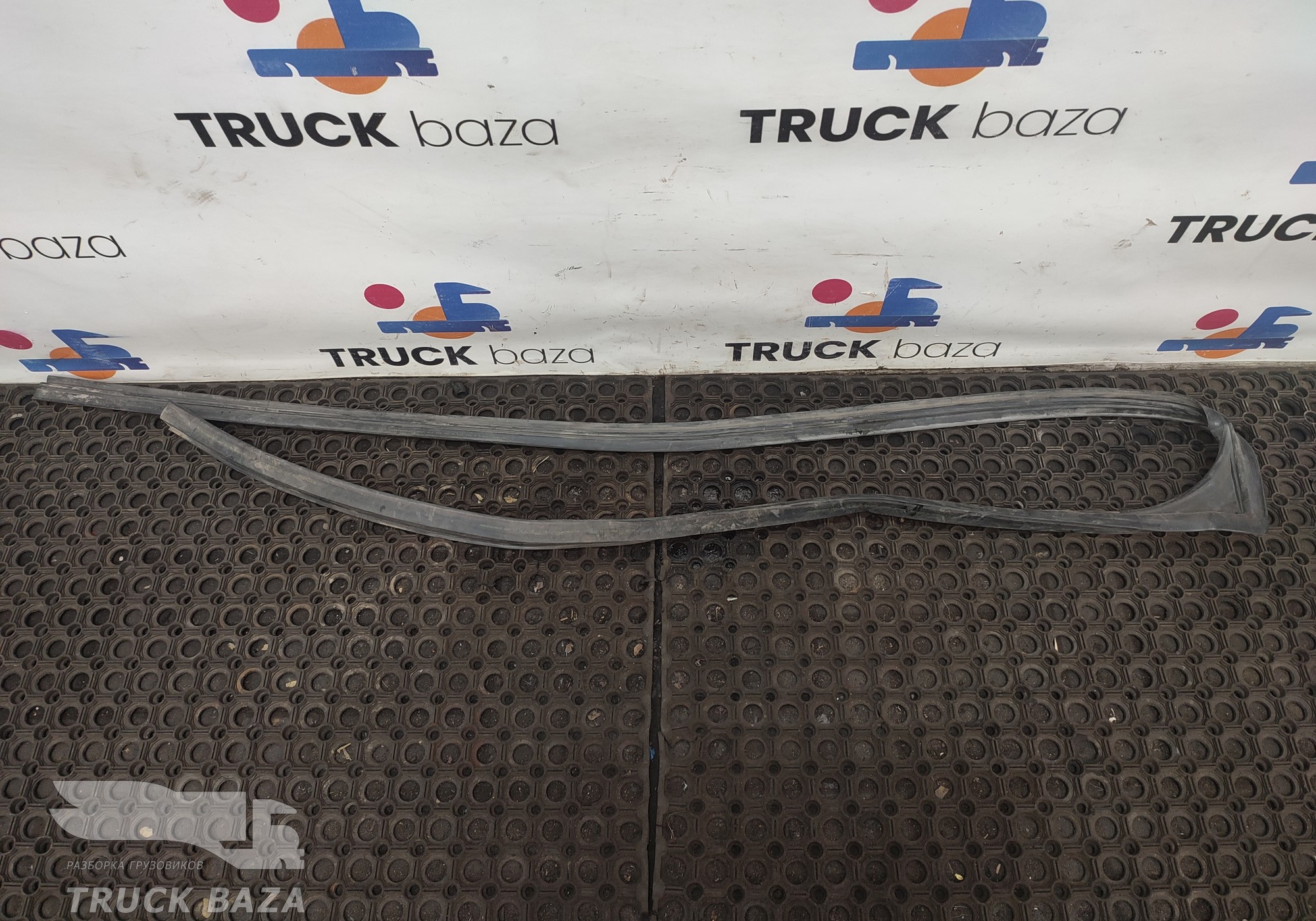 9610042199 Уплотнитель двери левый для Mercedes-Benz Actros