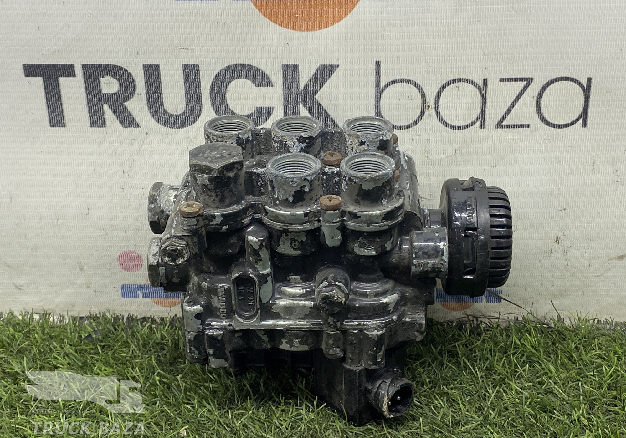 4729000570 Кран уровня пола главный