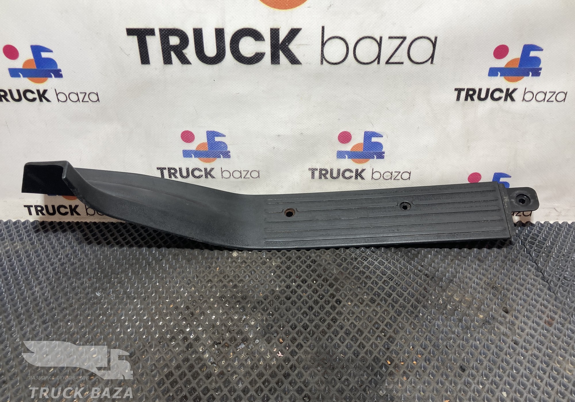 811W615100791 Накладка порога левая для Sinotruk Sitrak C7H
