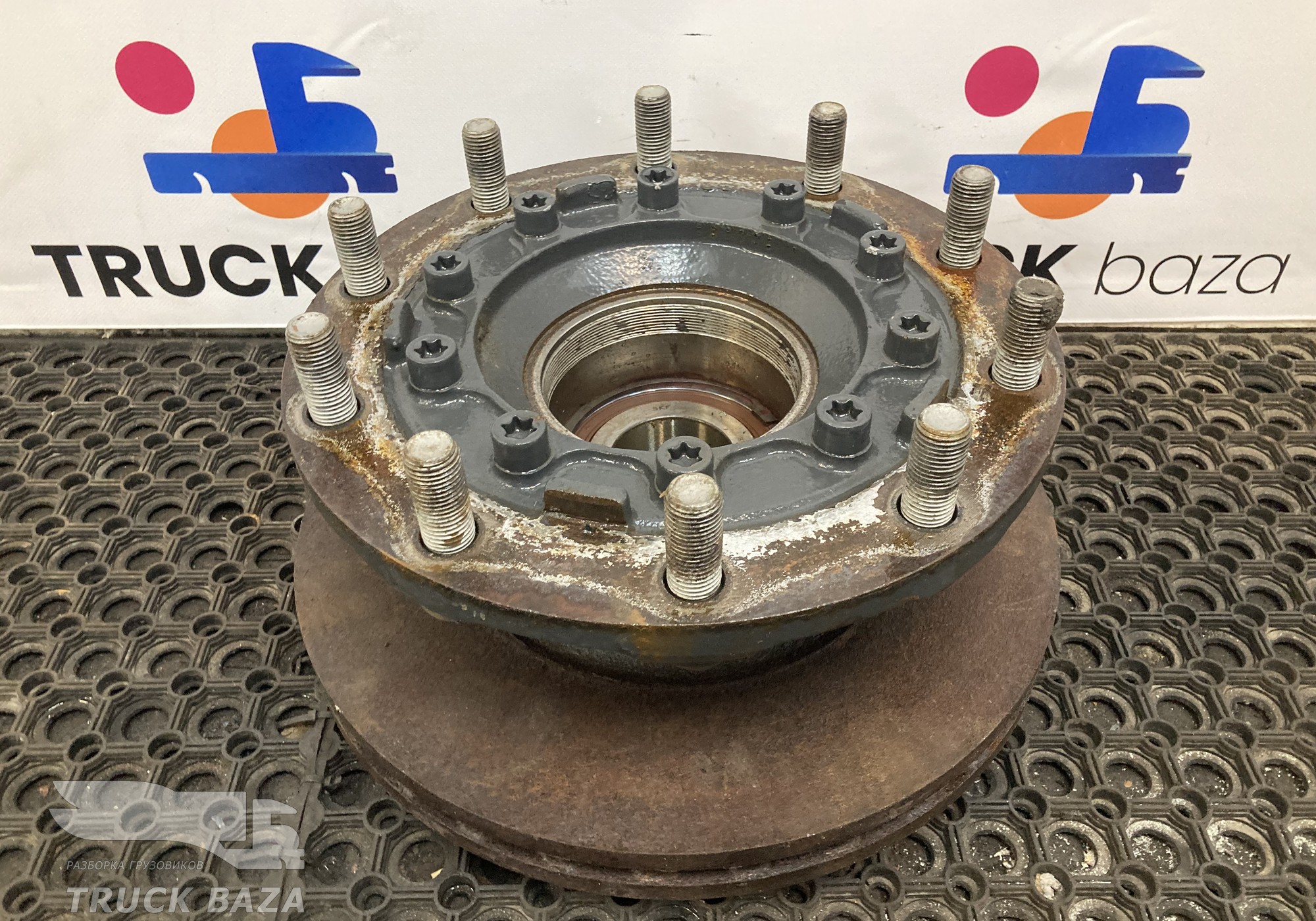 2734954 Ступица передняя