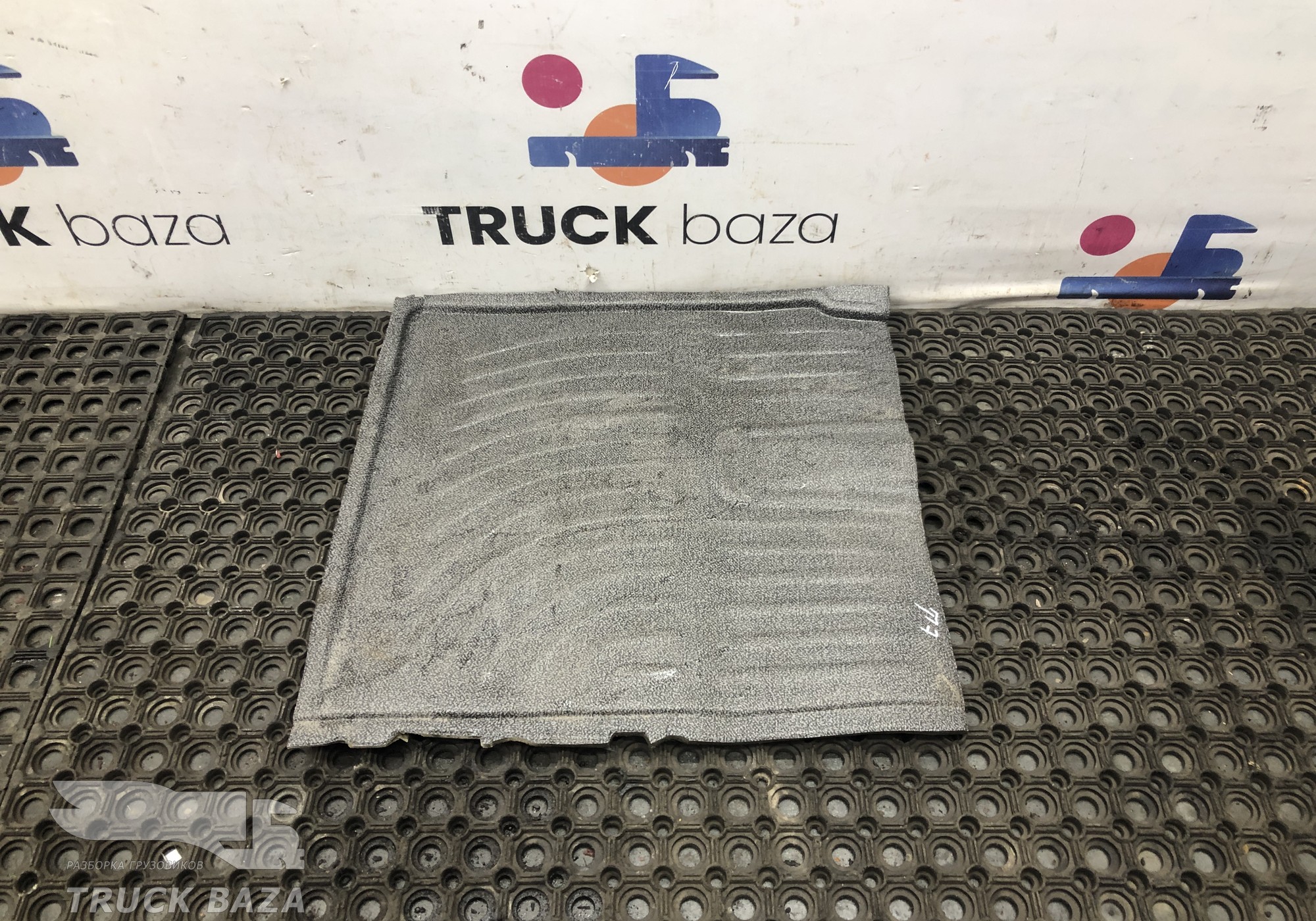 810W628600732 Коврики салона правый для Sinotruk Sitrak C7H