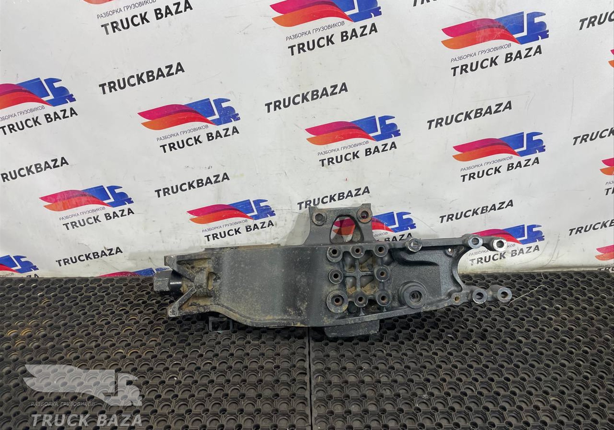 JC465C080AB Кронштейн бампера правый для Ford F-MAX (с 2018)