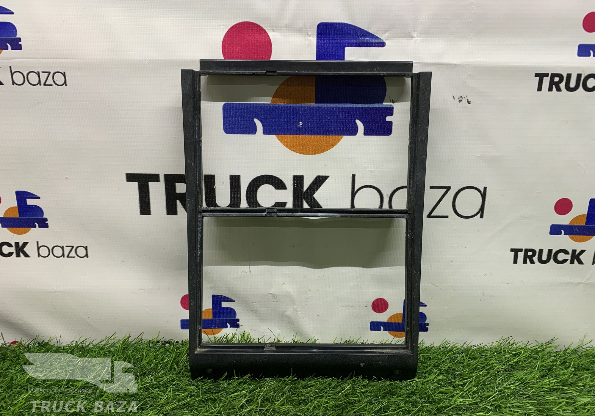 1425835 Рамка монтажной панели