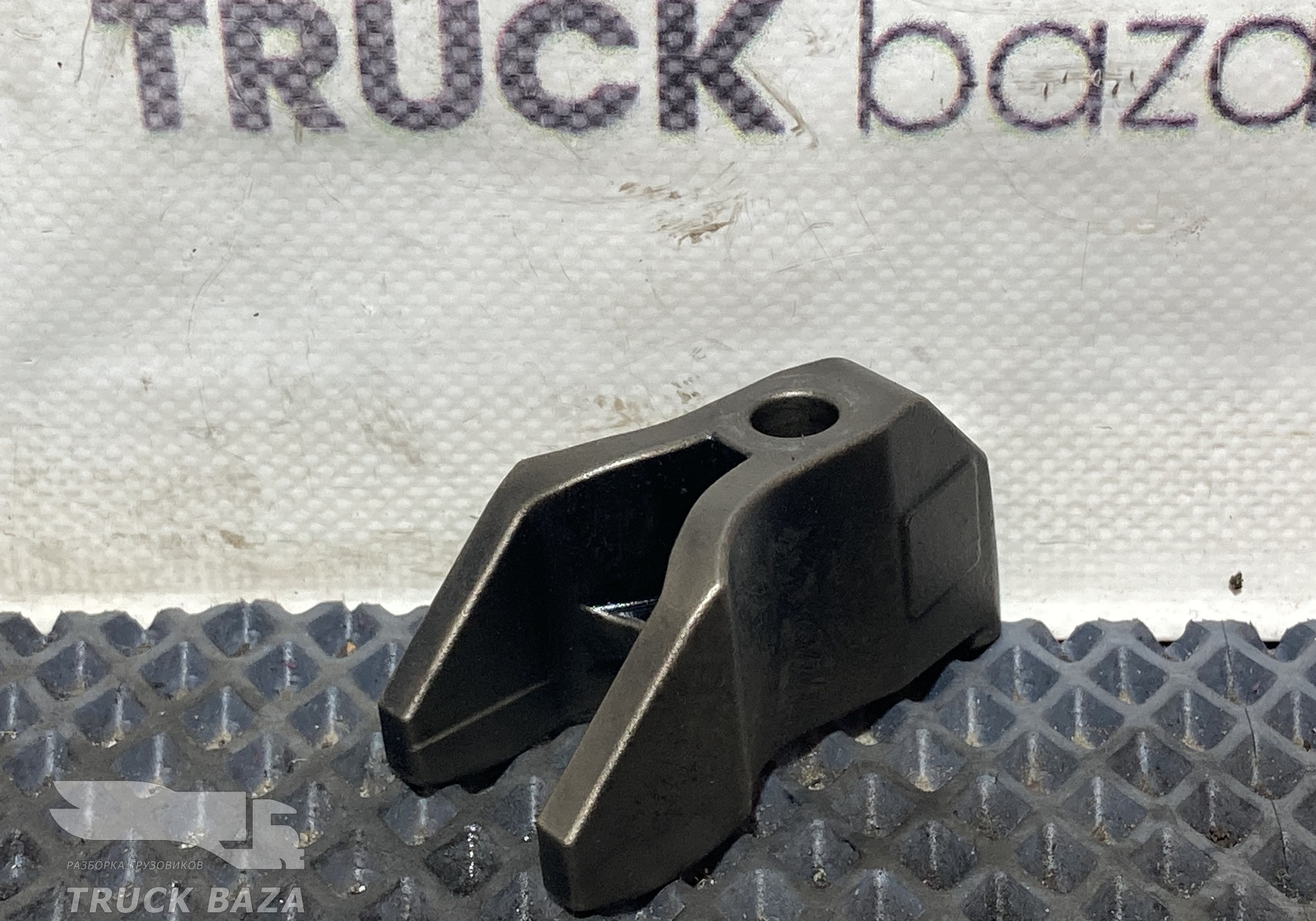 1791123 Кронштейн форсунки топливной