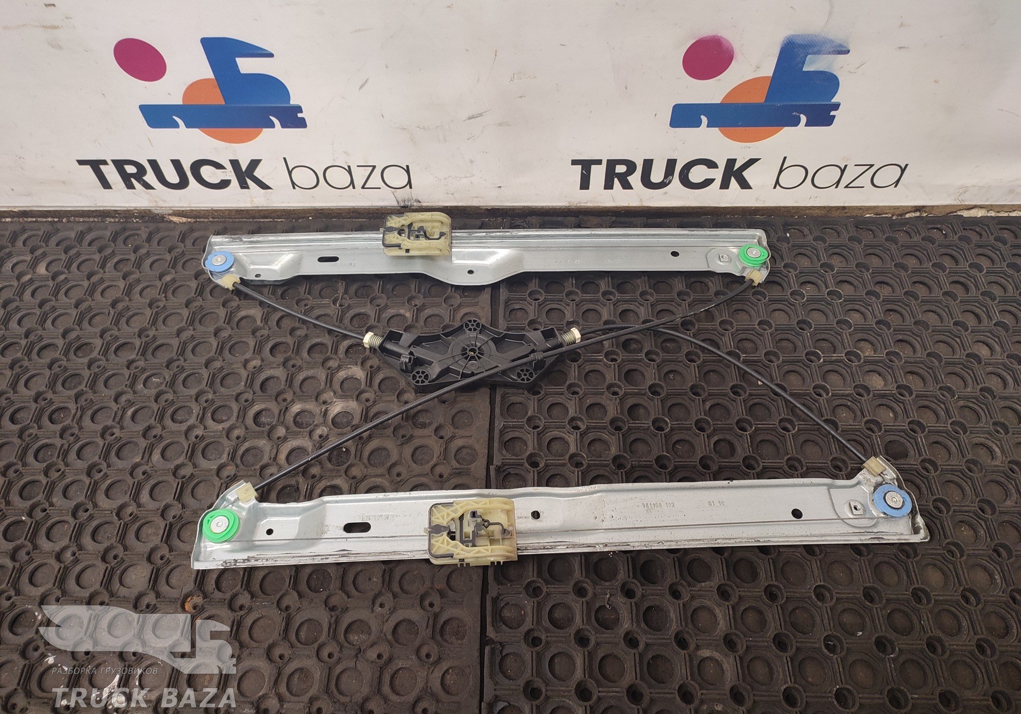 961151102 Стеклоподъемник электрический правый для Volvo FH 4 (с 2012)