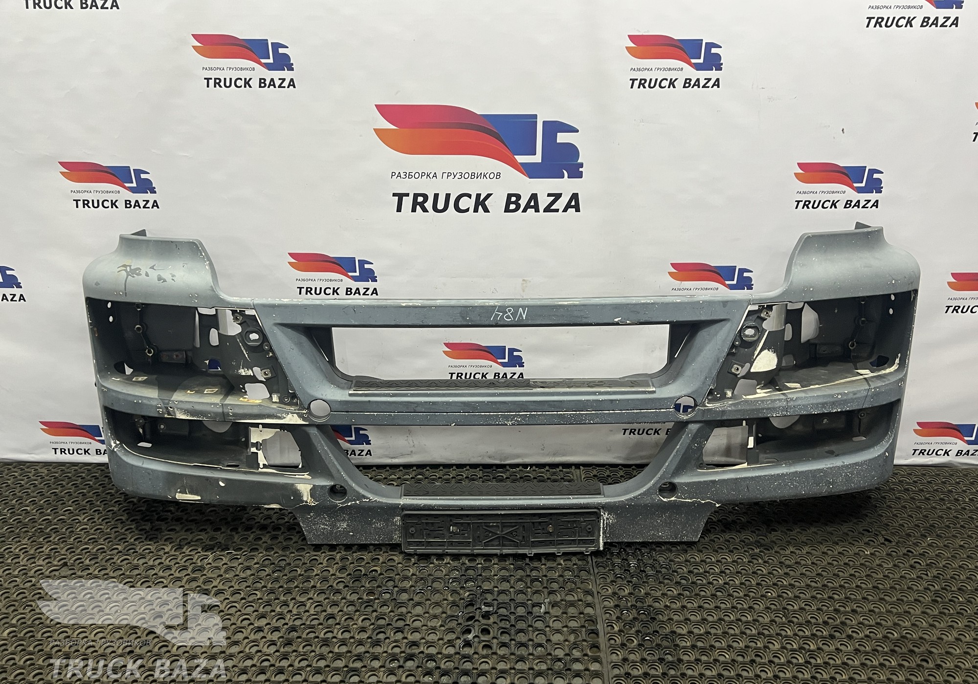 81416100895 Бампер передний