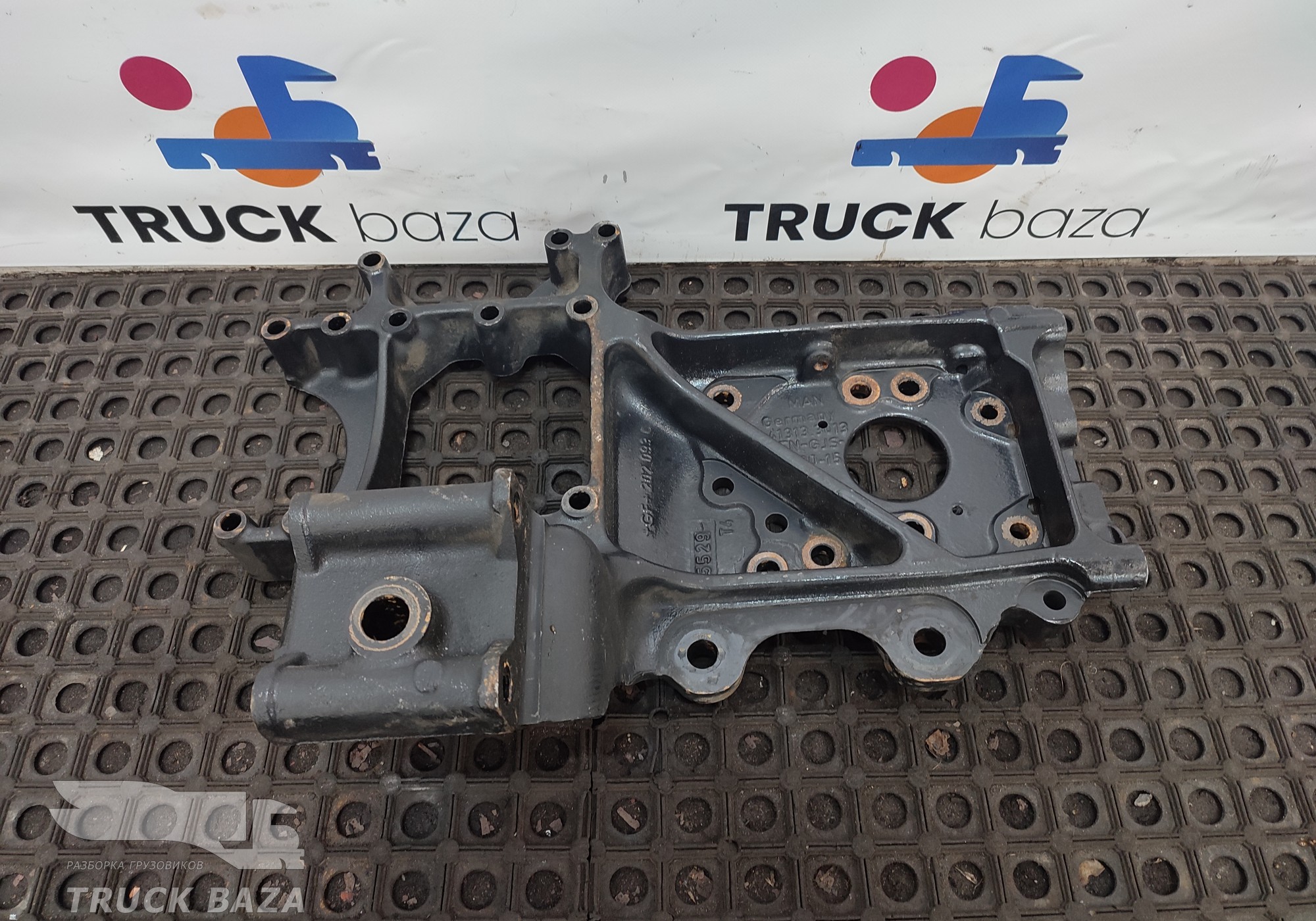 81413133013 Кронштейн рессоры передней левый для Man TGX I (с 2007)