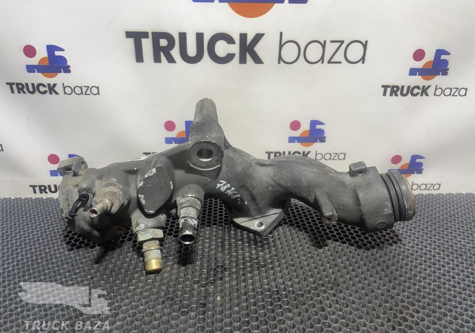 21767317 Патрубок системы охлаждения для Renault T