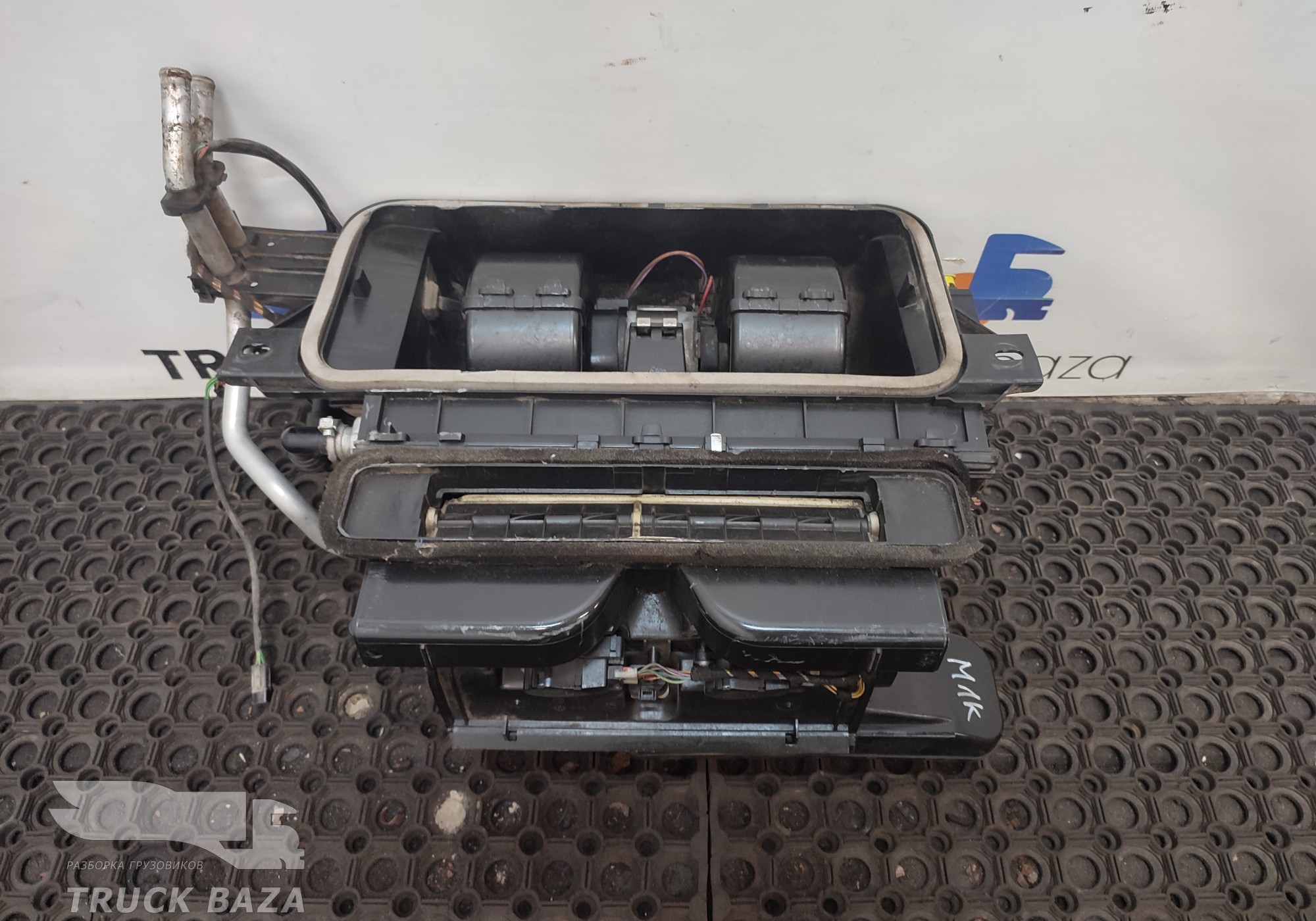 81619006444 Печка салона