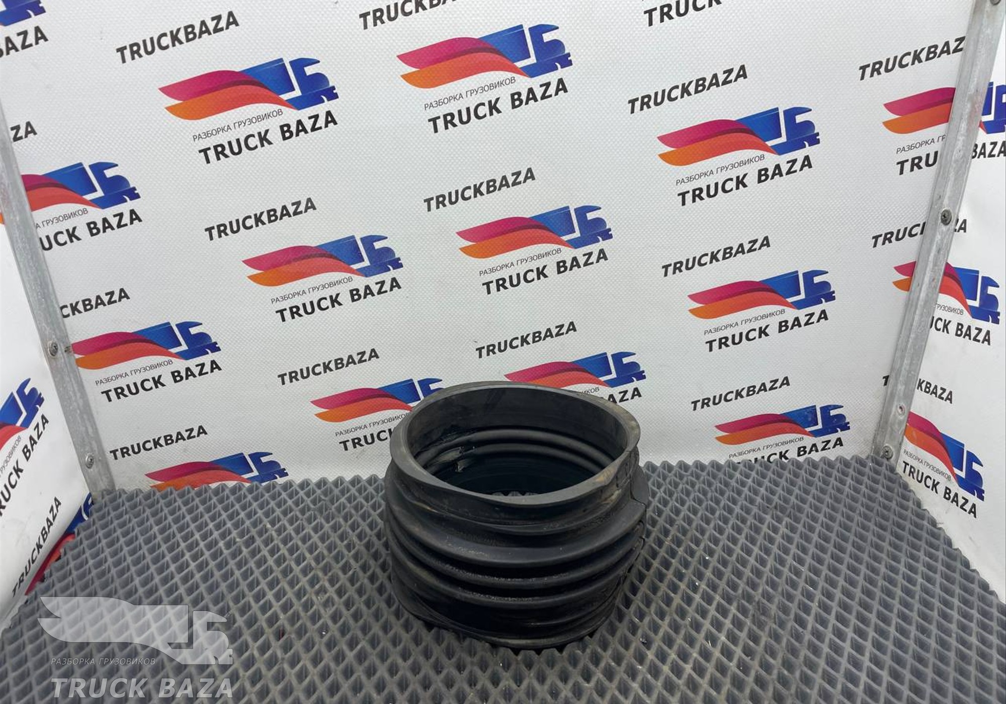 81964200520 Патрубок воздушного фильтра для Man TGX II (с 2012)