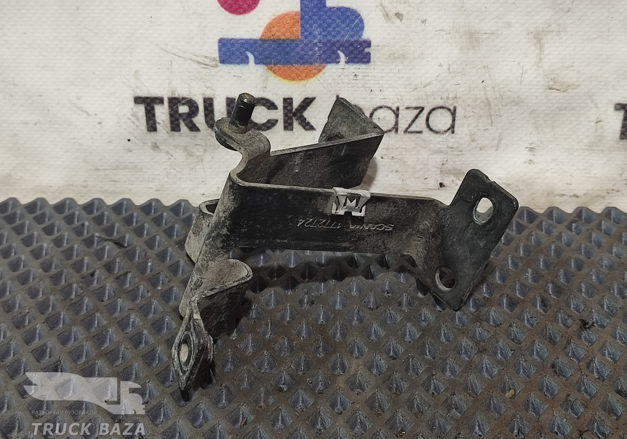 1772724 Кронштейн крана печки