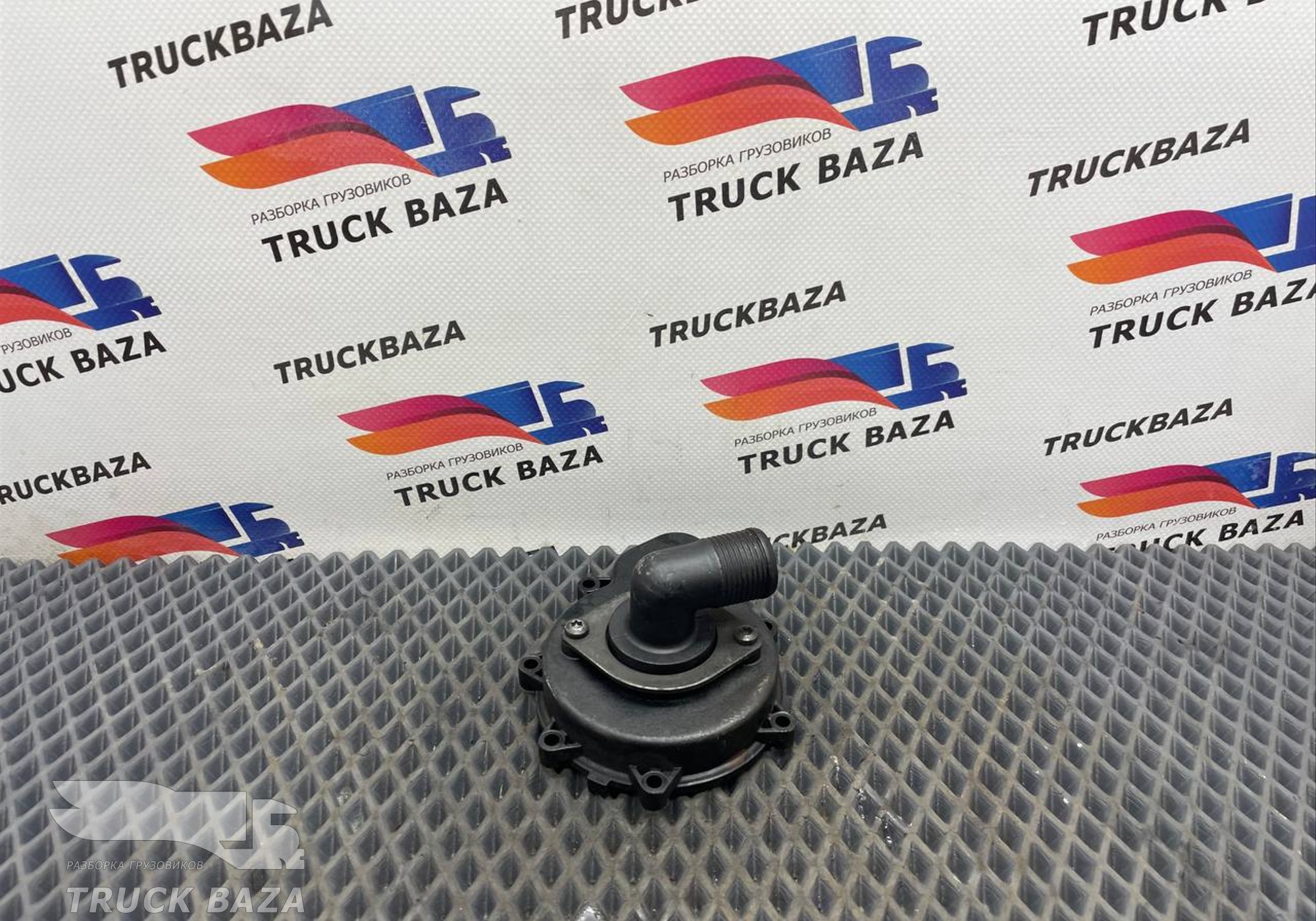 51018047050 крышка маслоотделитель для Man TGX II (с 2012)