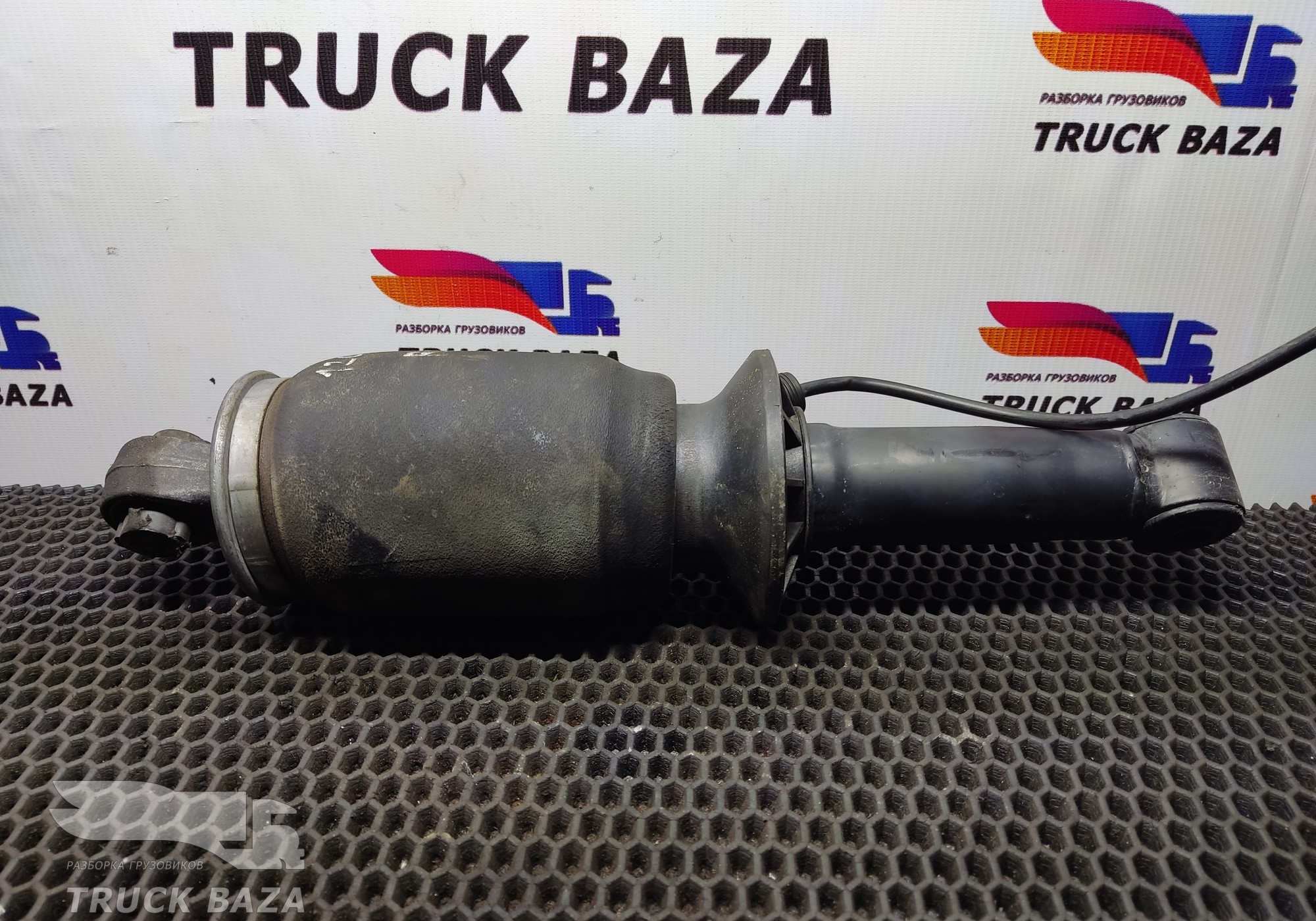 7421821030 Подушка кабины задняя для Volvo