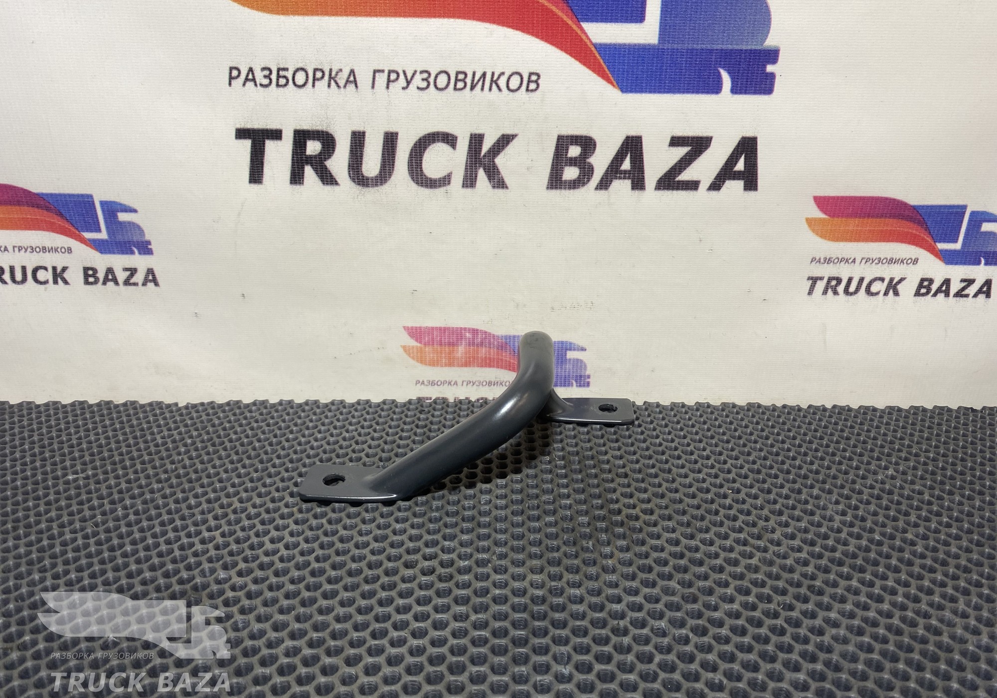 81621580037 Кронштейн спальника нижний левый для Man TGA