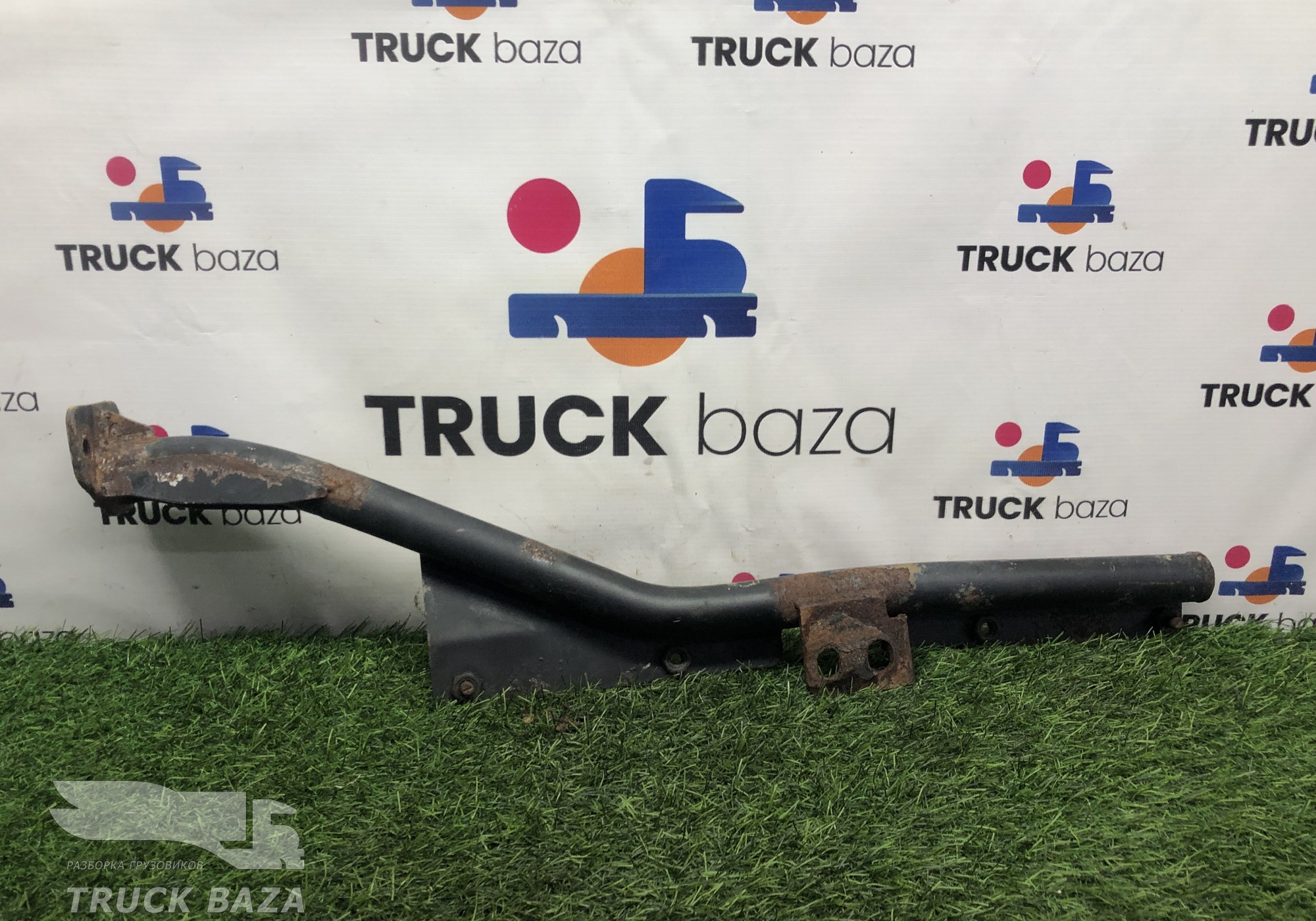 5490840532120 Кронштейн подножки левый для КАМАЗ 5490 (с 2013)