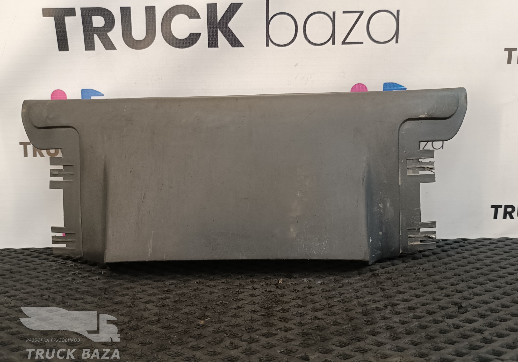 81623966022 Накладка водительского сиденья задняя для Man TGA