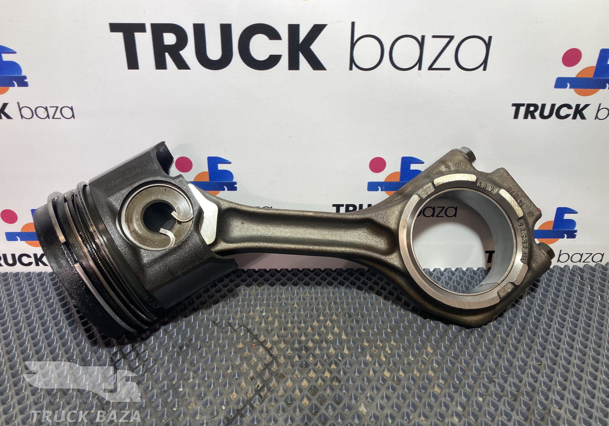 1748014 Поршень c шатуном для Daf XF106 (с 2012)