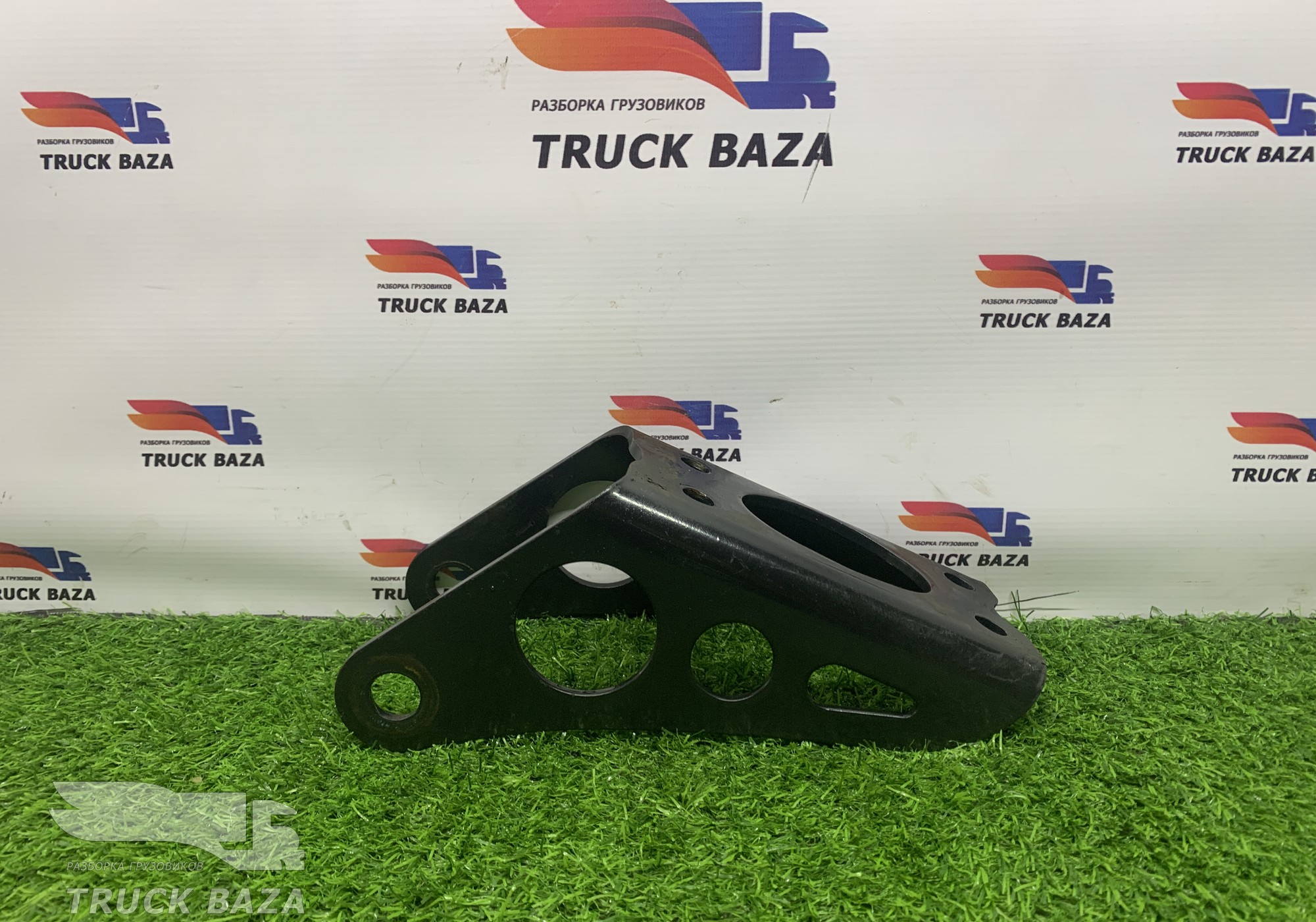 81437400195 Кронштейн амортизатора переднего