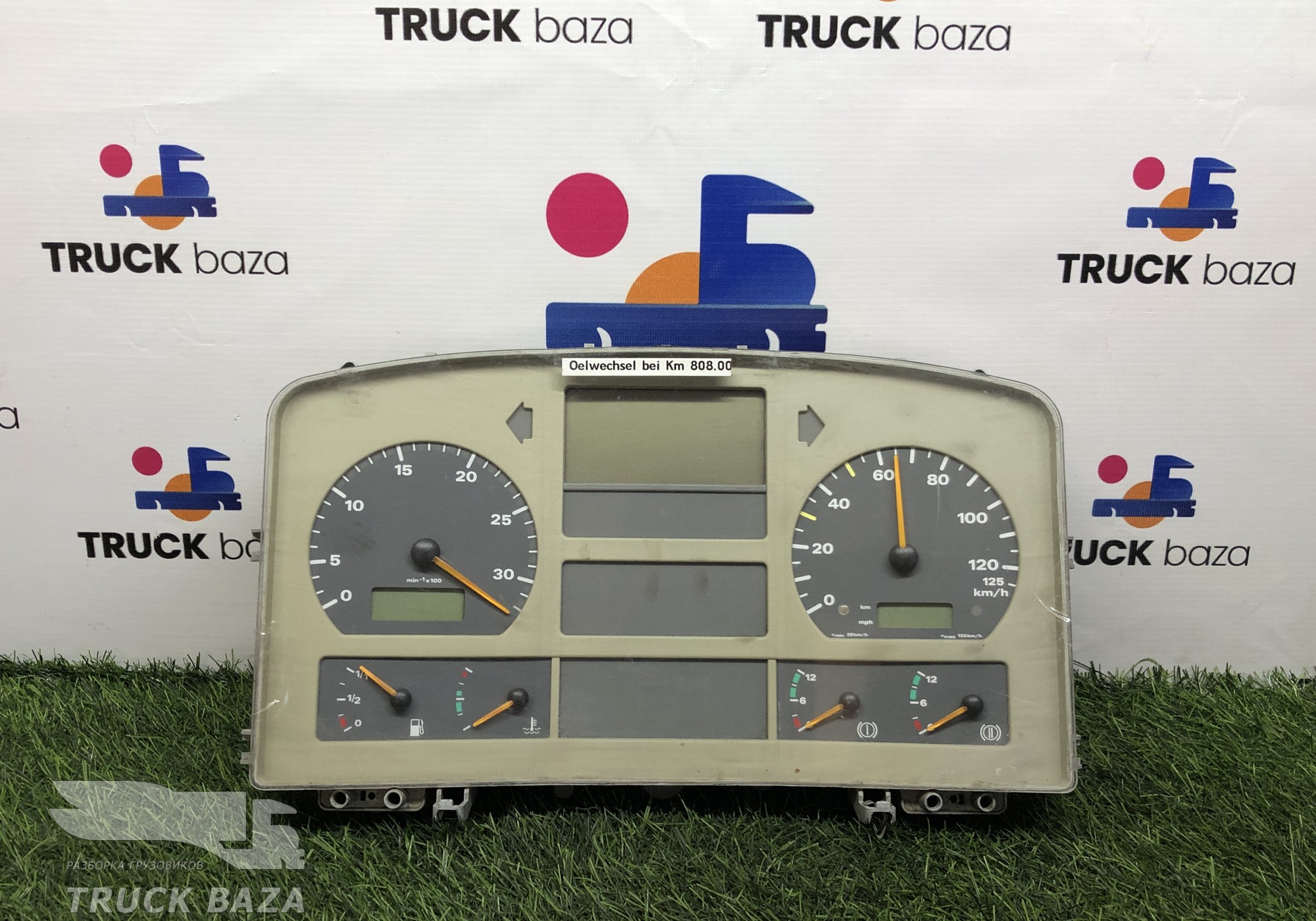 81272026125 Панель приборов