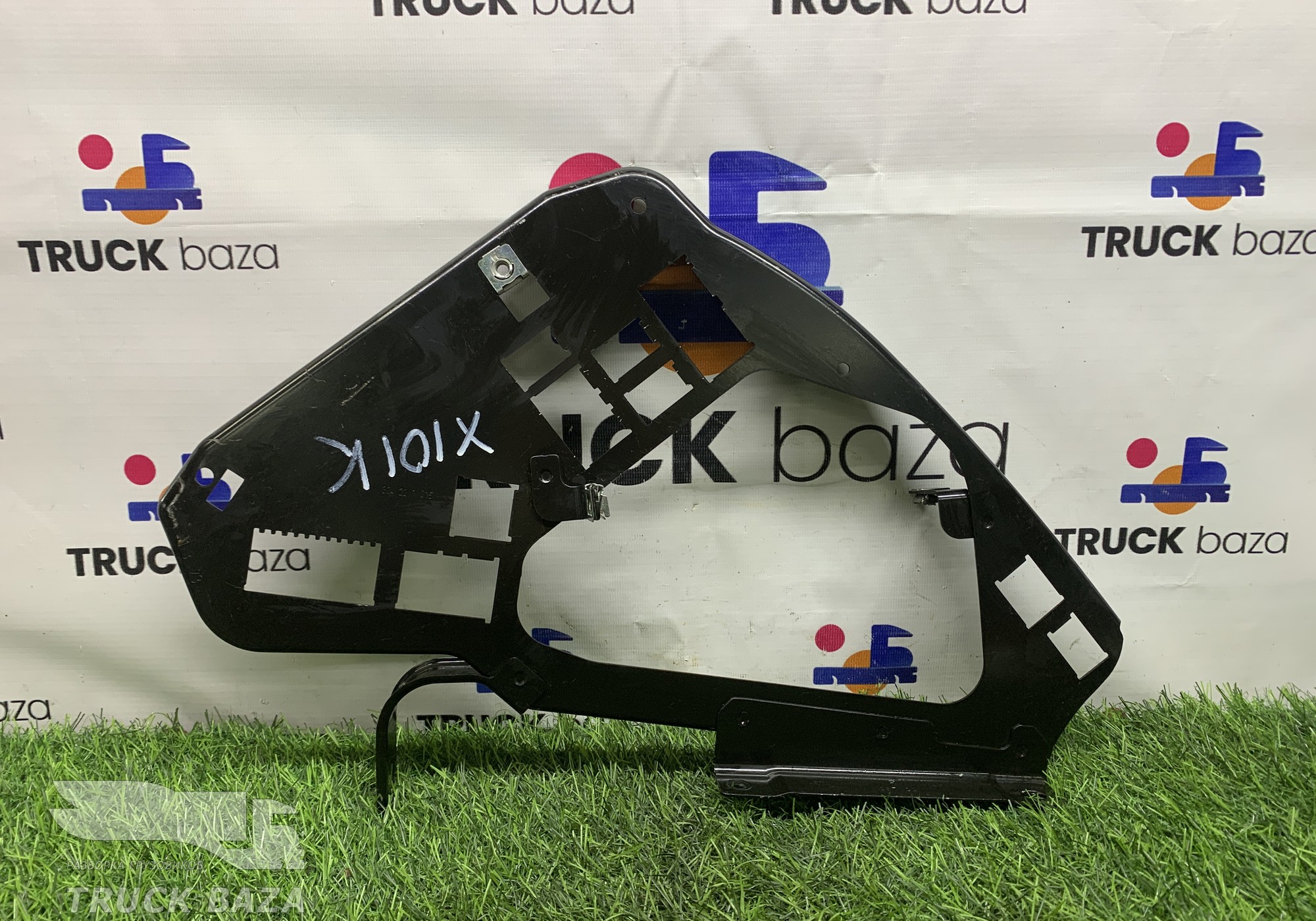 1933746 Кронштейн торпедо для Daf XF106 (с 2012)