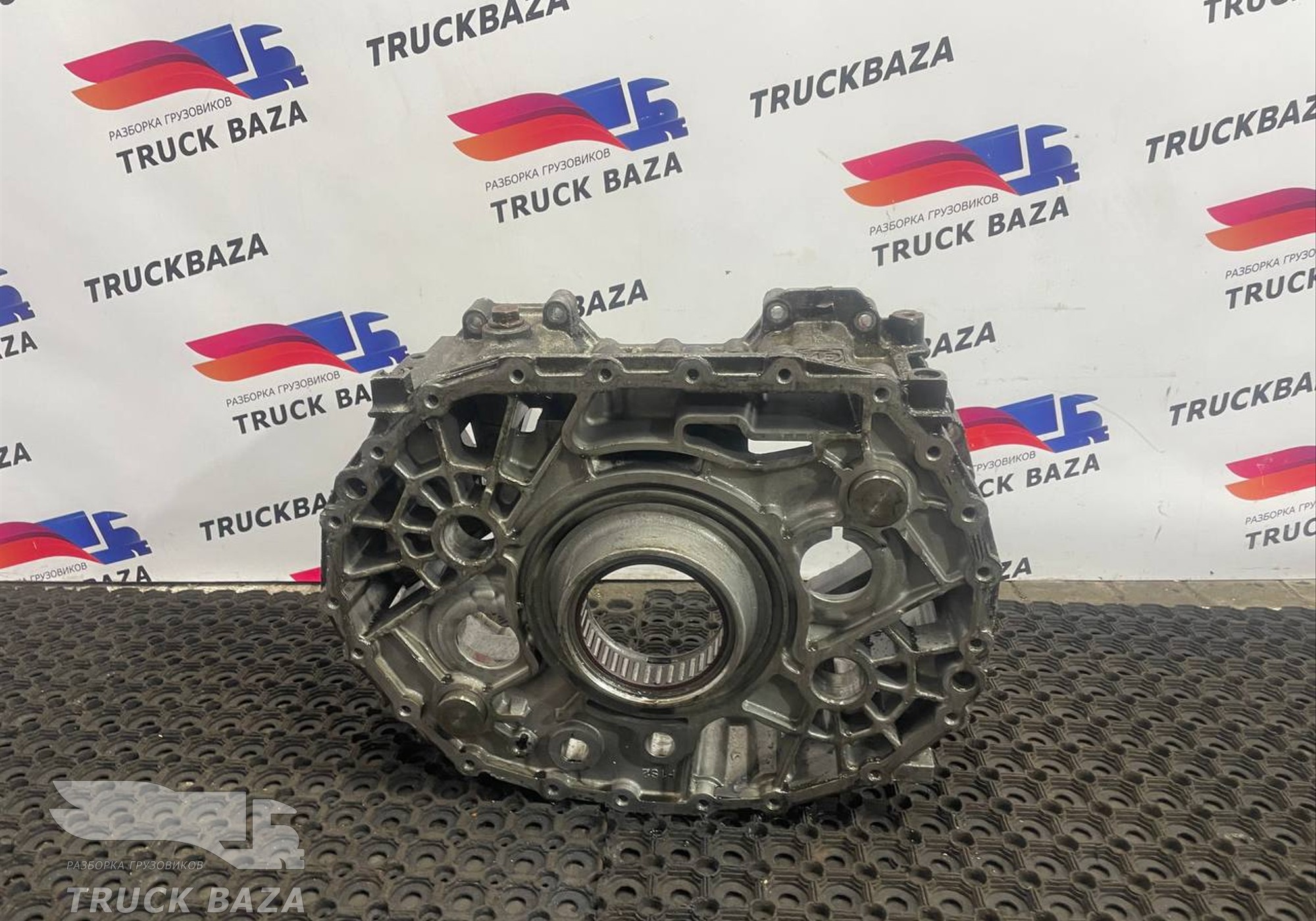 1327301050 Корпус КПП ZF средняя часть для Man TGS II (с 2012)