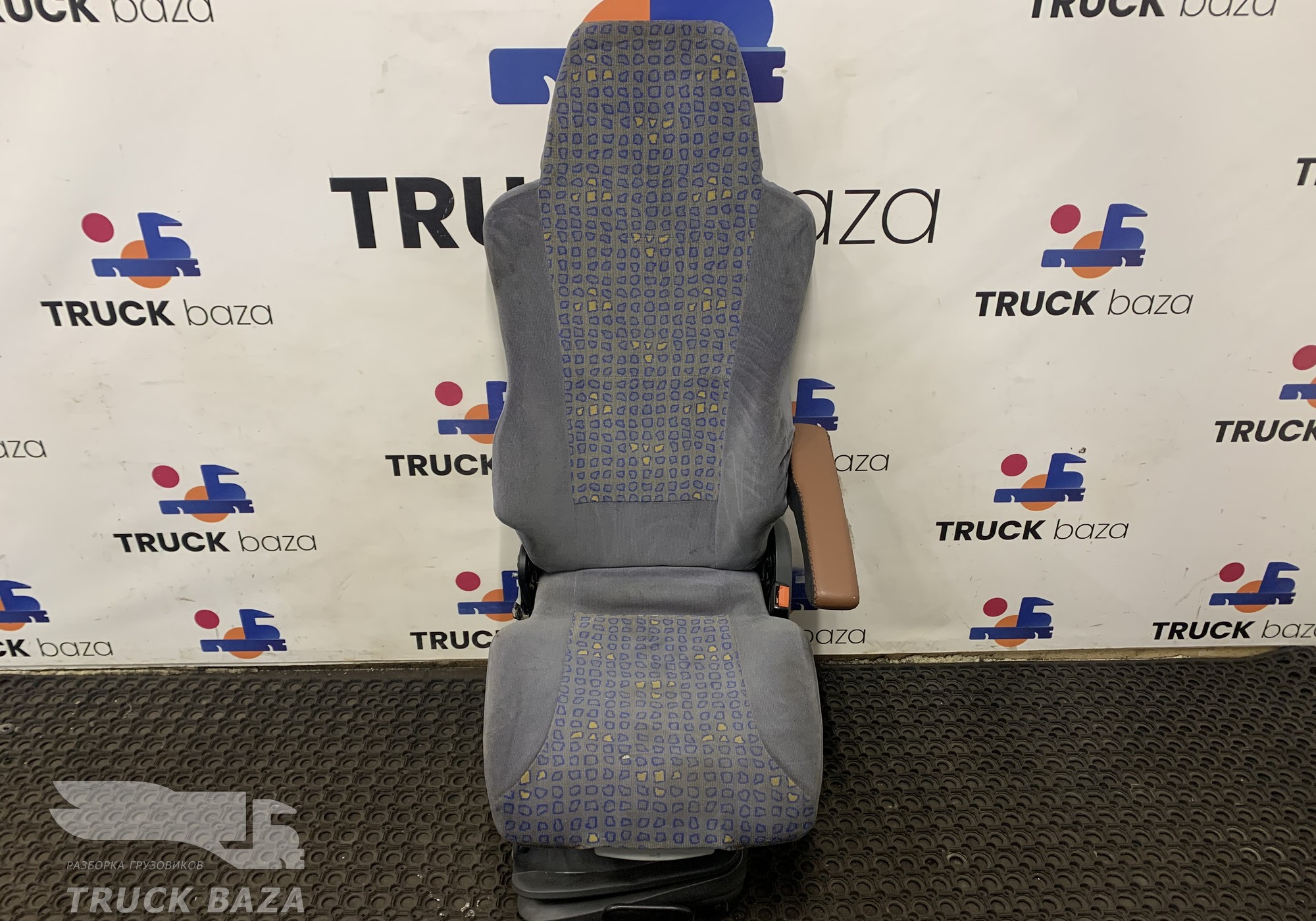 81623016942 Сиденье пассажирское механическое для Man TGA (с 2000 по 2007)