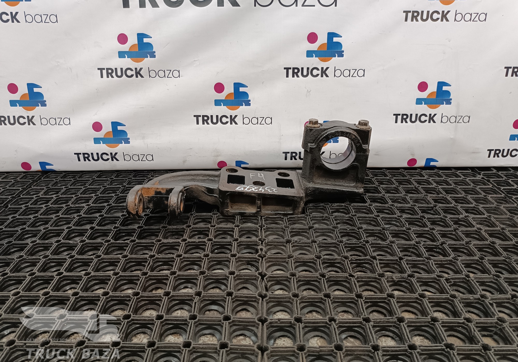 DC465B493BB Кронштейн стабилизатора переднего левый для Ford F-MAX (с 2018)