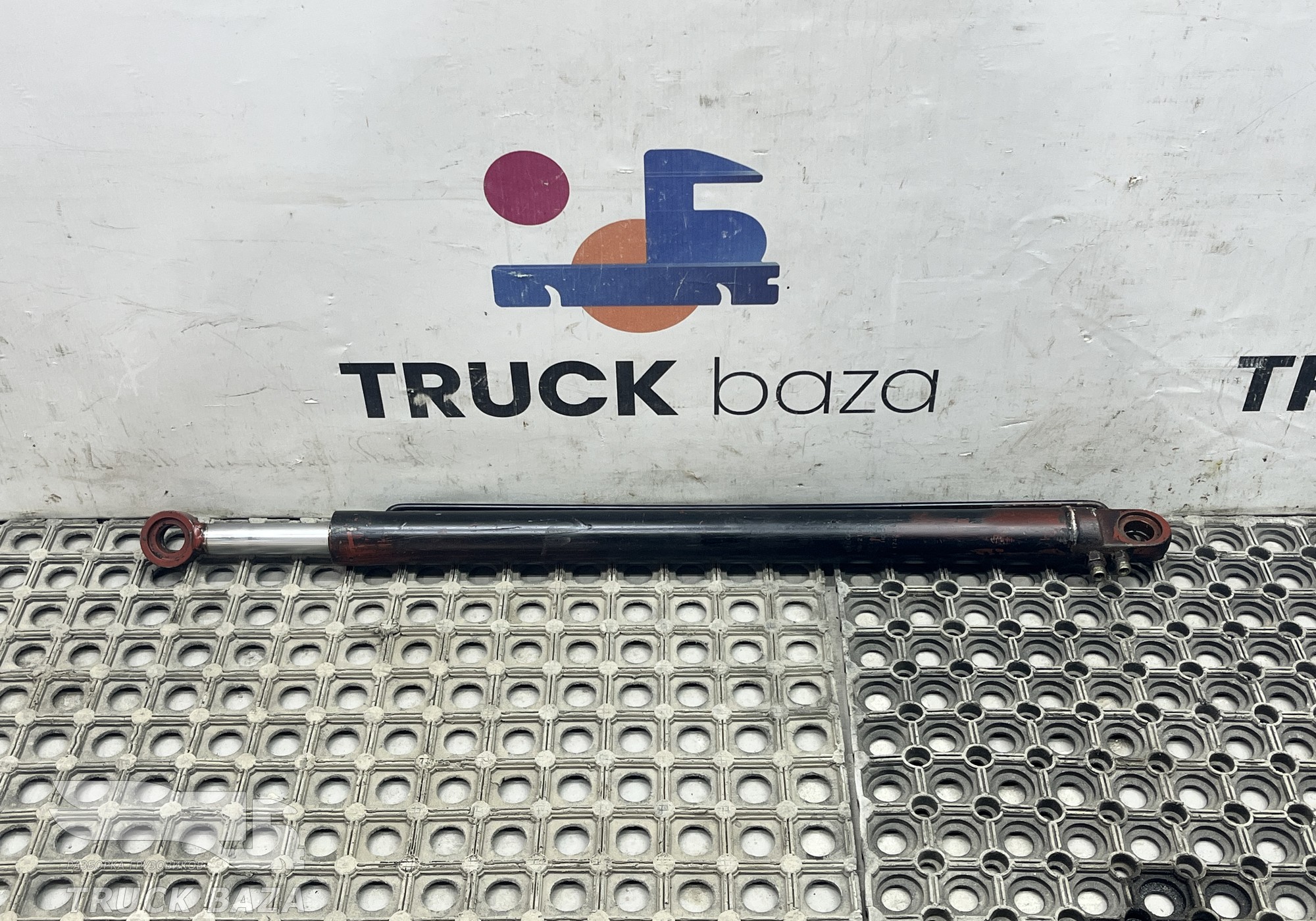 98427951 Цилиндр подъема кабины