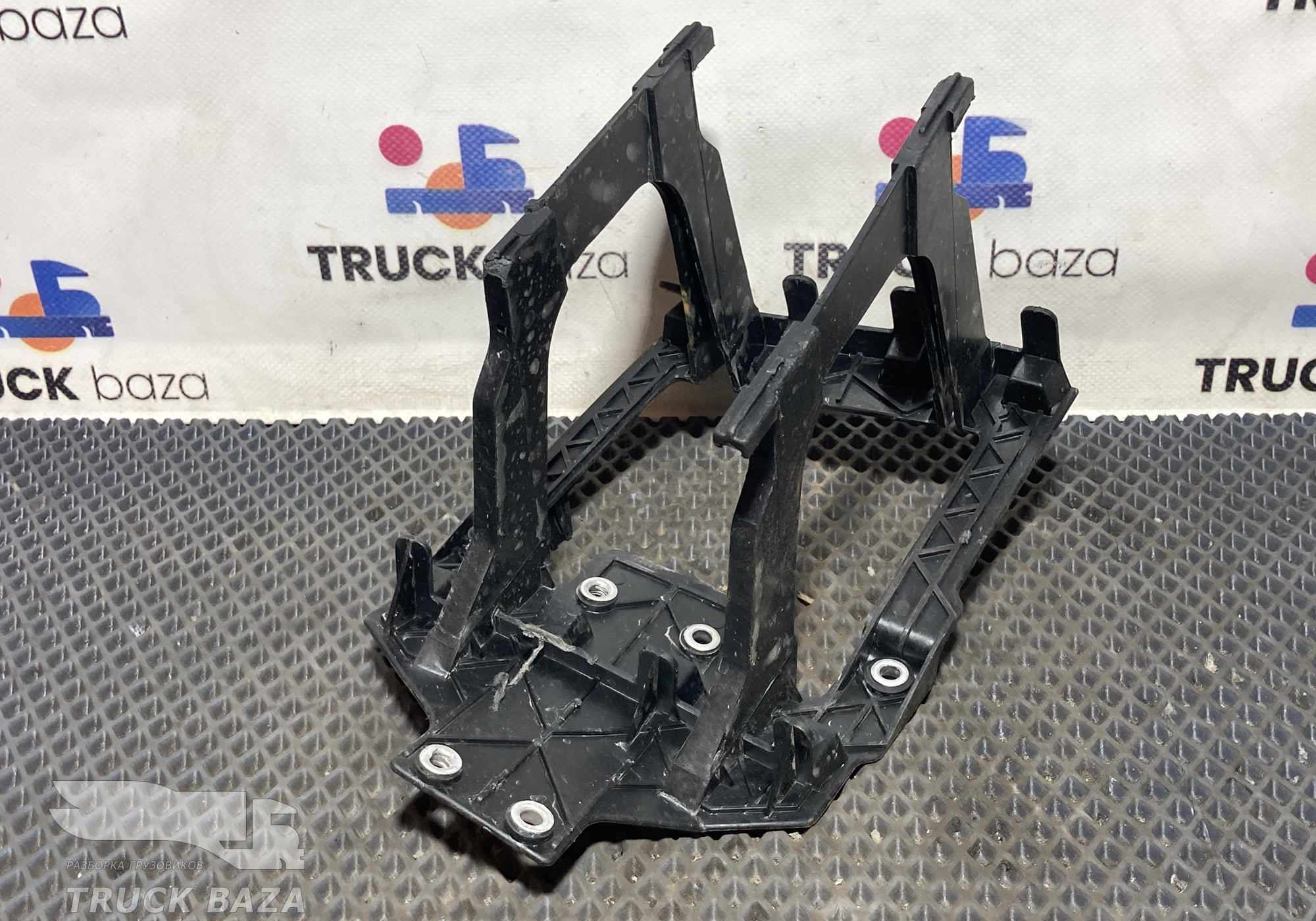 9405400240 Кронштейн блока предохранителей