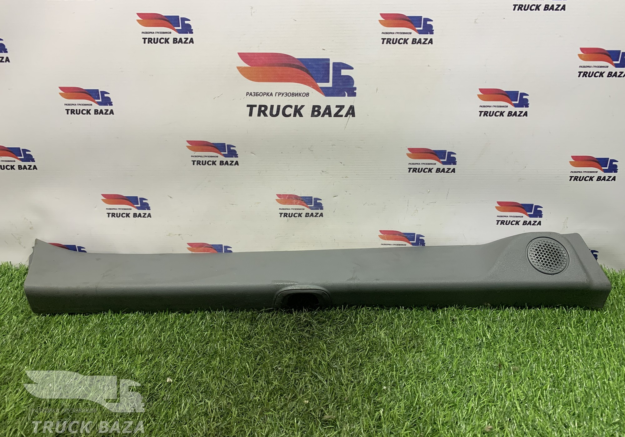 82427515 Накладка стойки правой для Renault T (с 2013)