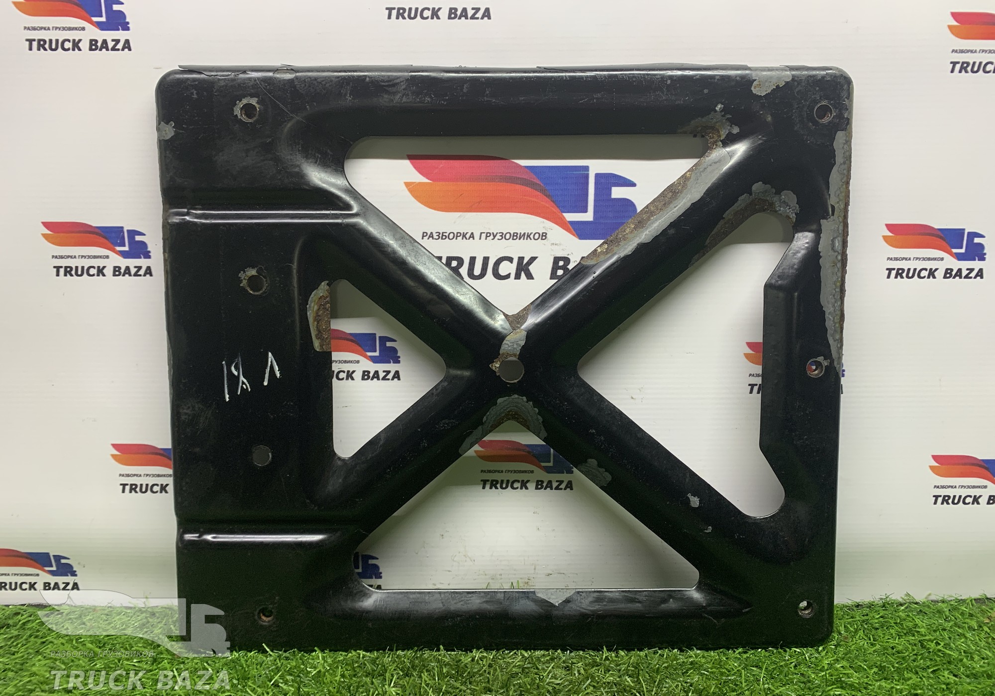 82271846 Кронштейн крыла для Volvo FH 4 (с 2012)