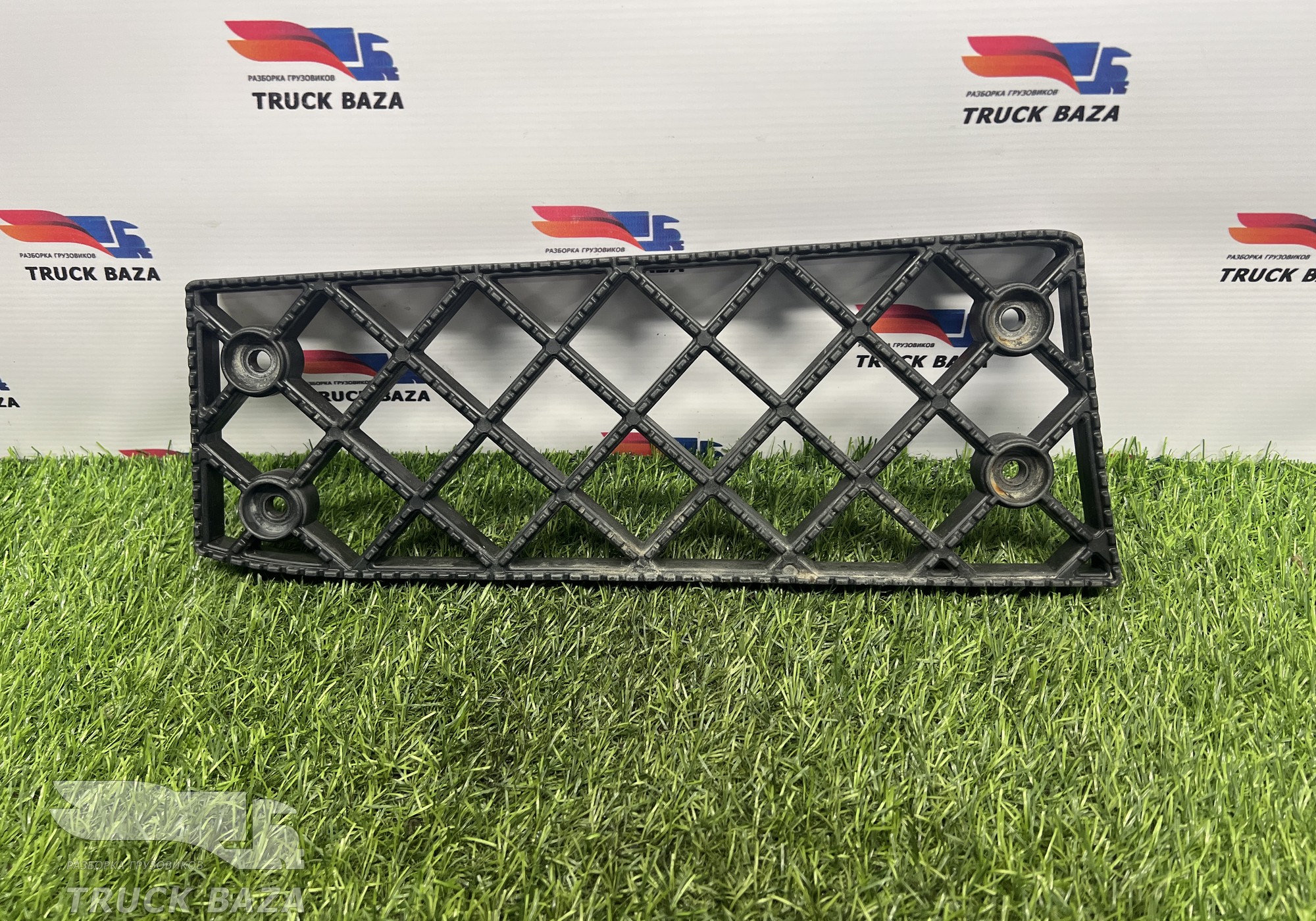 549018405037 Площадка подножки для КАМАЗ 54901