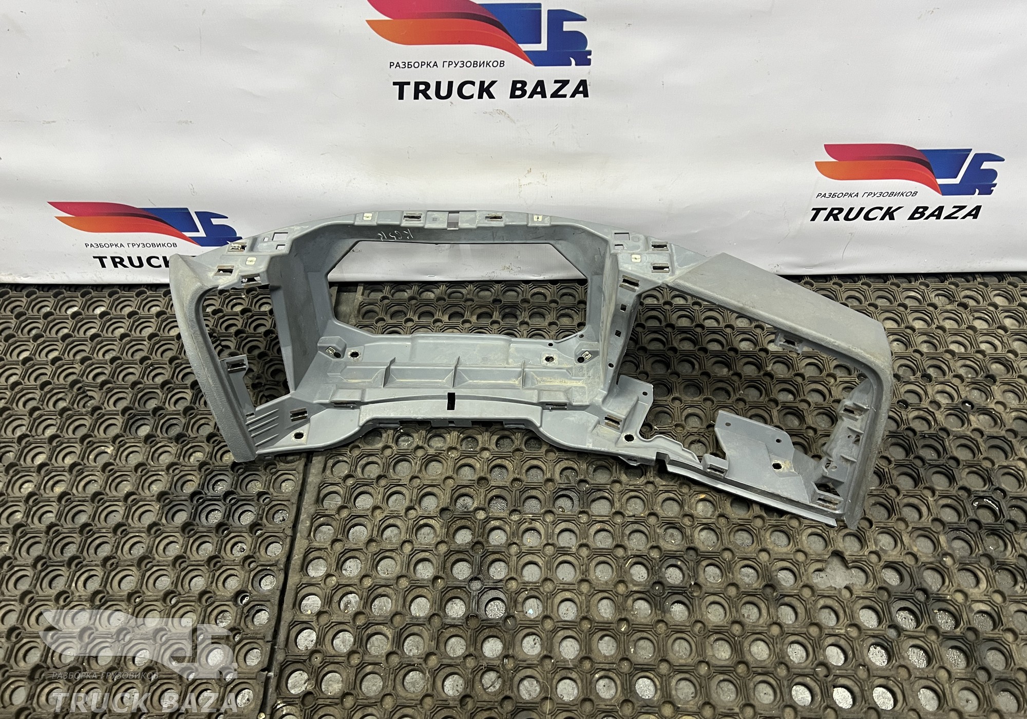 A9676800555 Накладка панели приборов