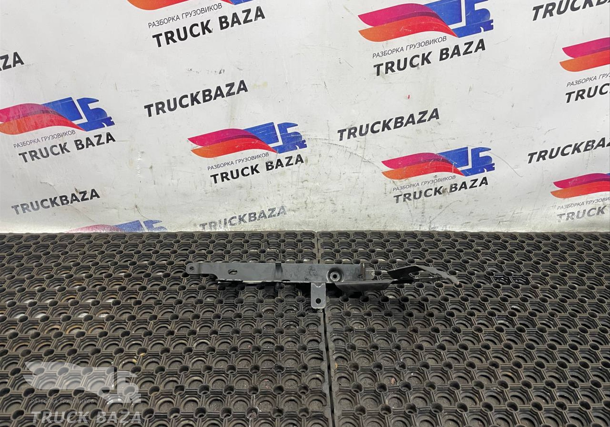 51254410602 Кронштейн компрессора кондиционера для Man TGX II (с 2012)