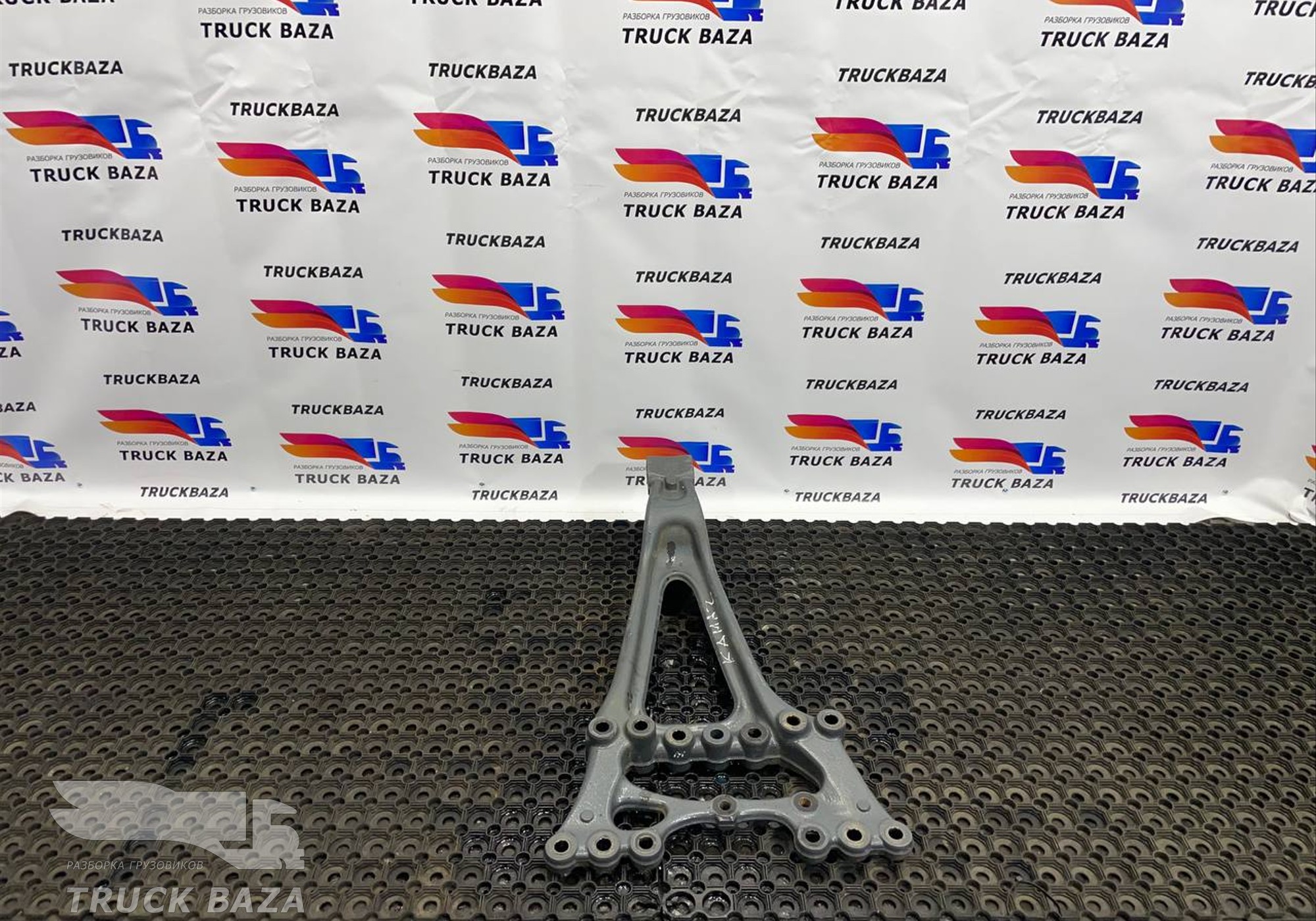 A9603257814 Кронштейн реактивной тяги правый для КАМАЗ 54901