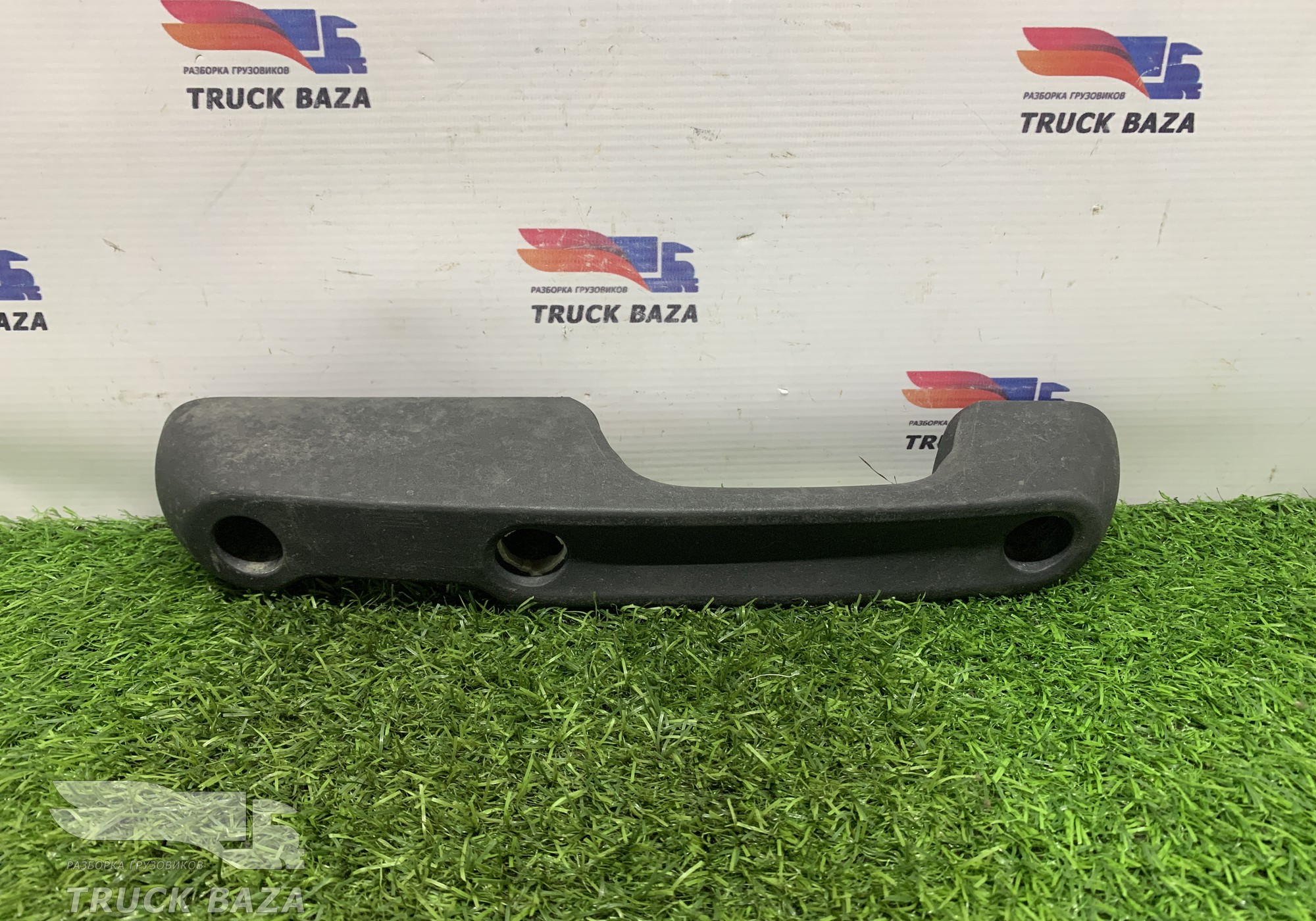 1643366 Ручка решетки радиатора левая