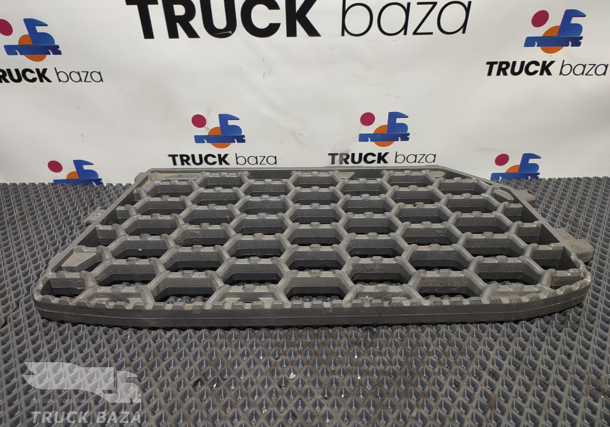 2418455 Ступенька подножки для Scania 6-series R (с 2016)