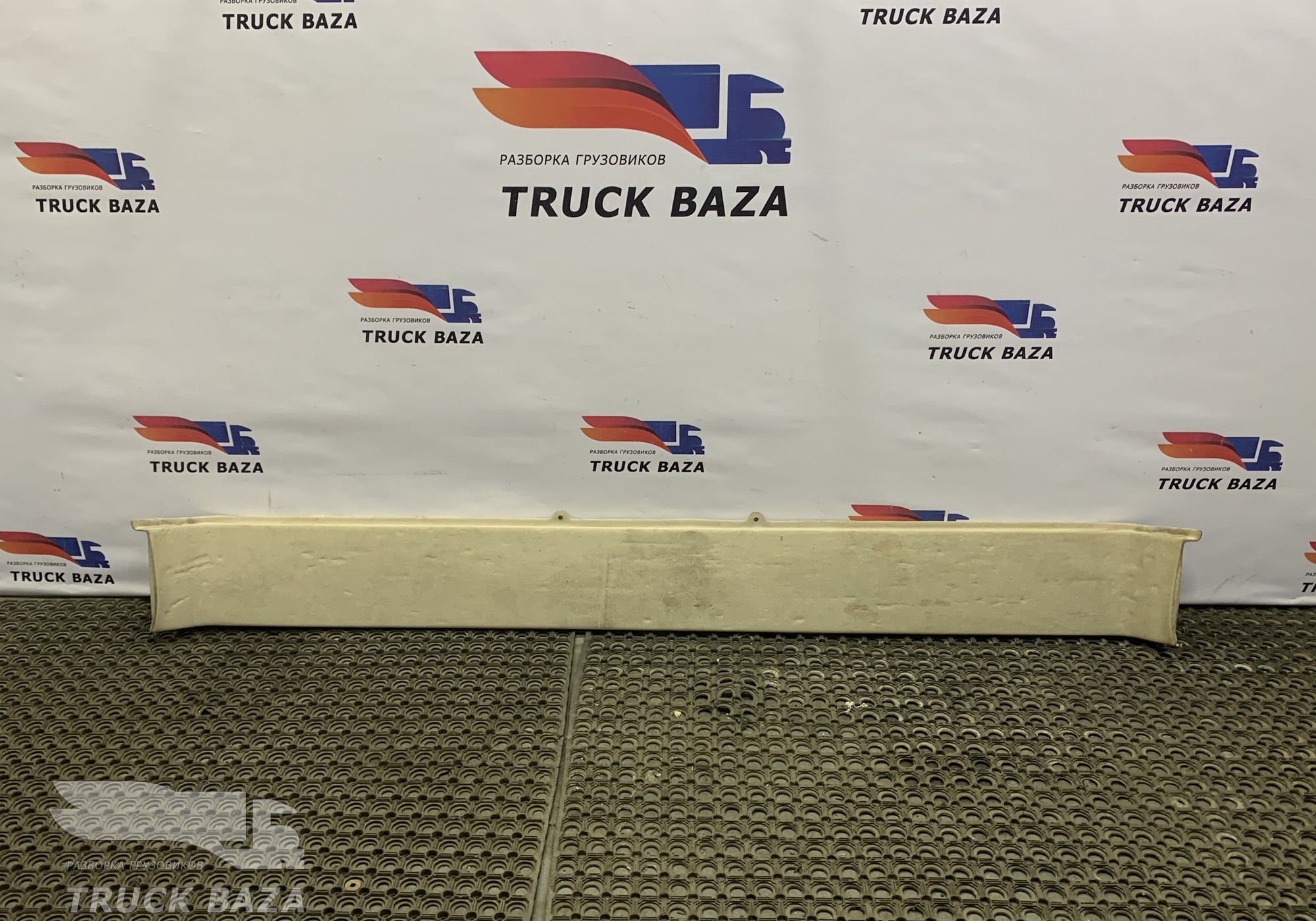 1496743 Обшивка потолка салона